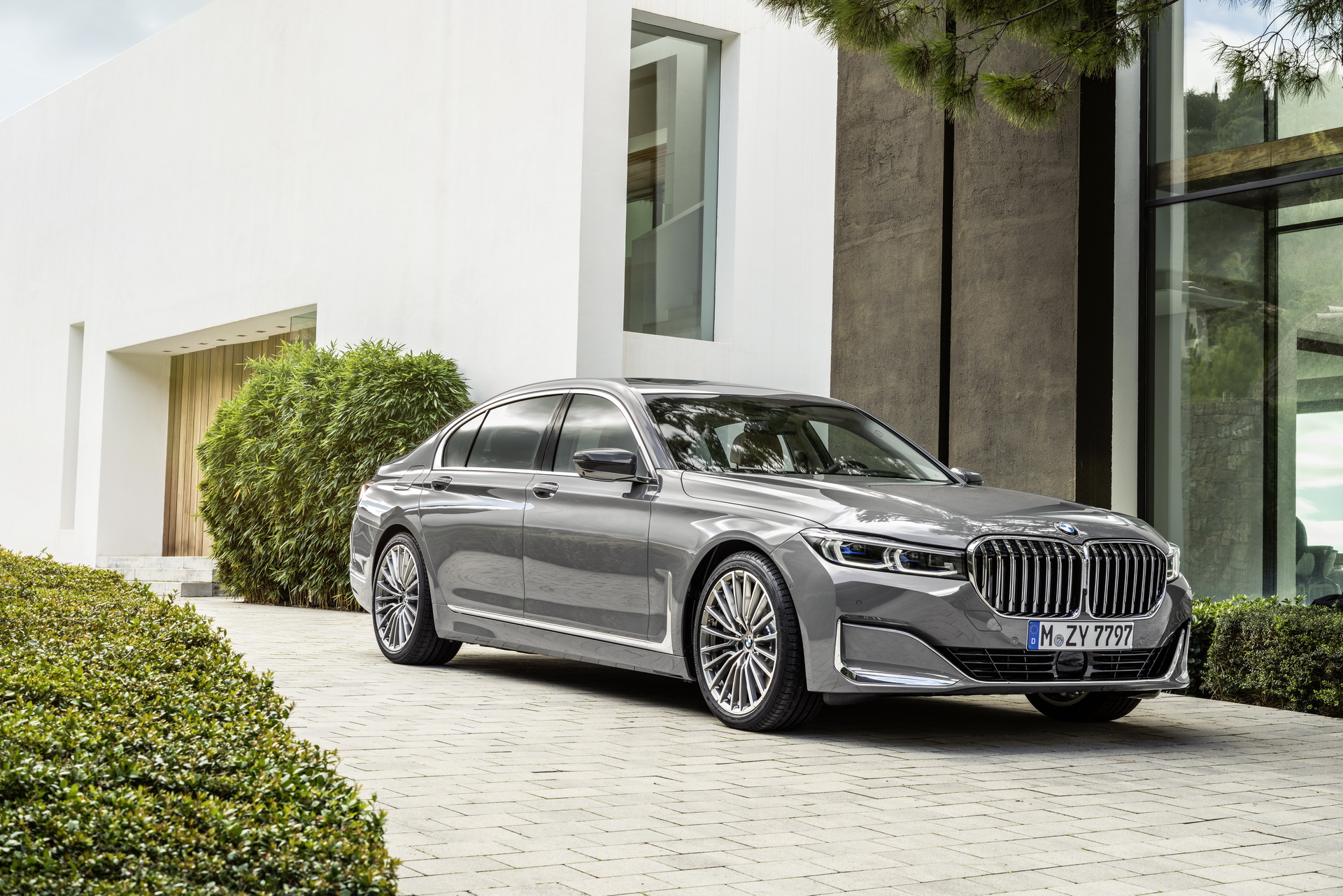 2019-BMW-7-Series-63 2020 BMW 7-Series Flagship Sedan Goes Official With Bold Update
