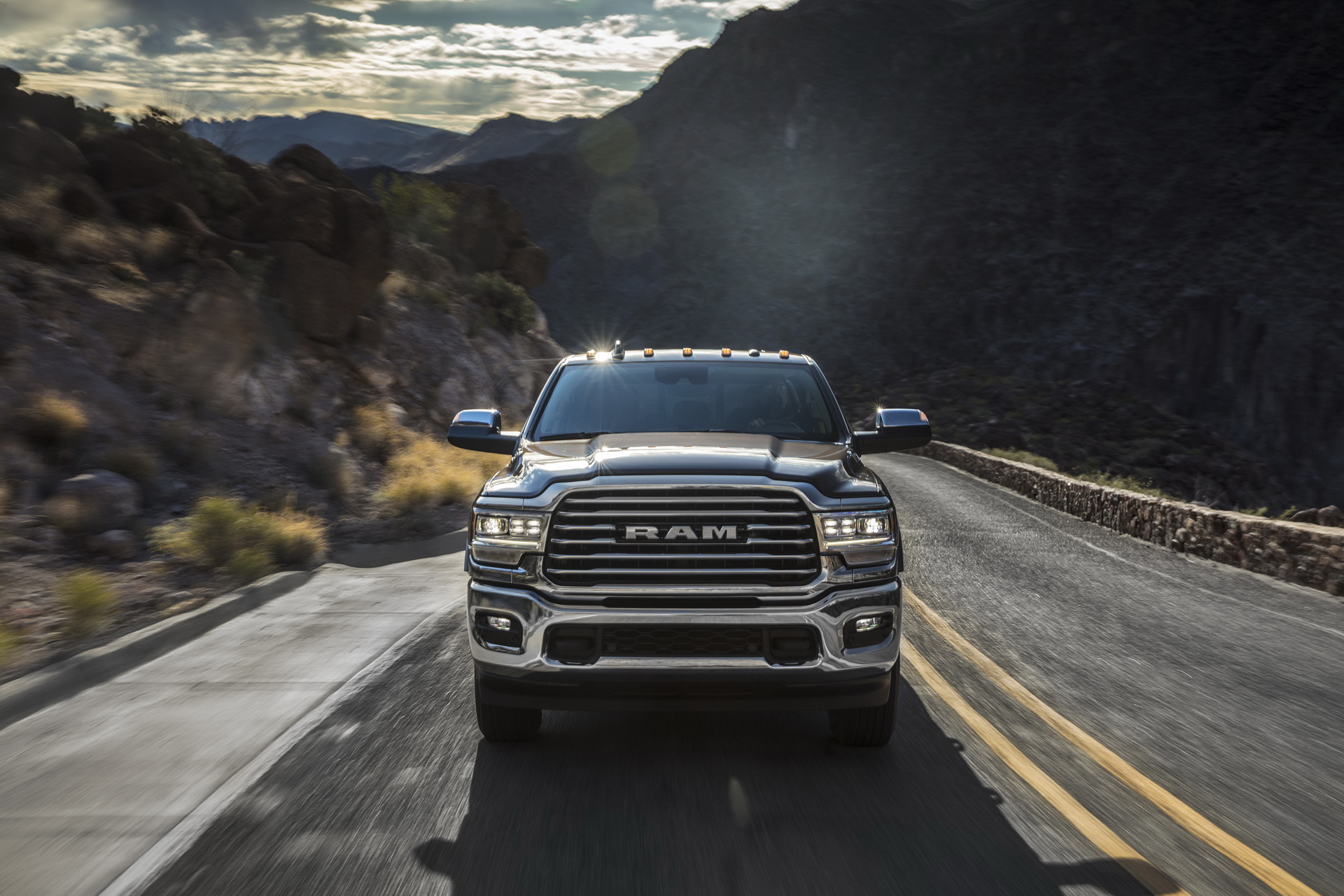 2019-RAM-HD-Laramie-Longhorn-18 2019 RAM HD Laramie Longhorn Will Cosset You With Real Wood, Leather And Steel