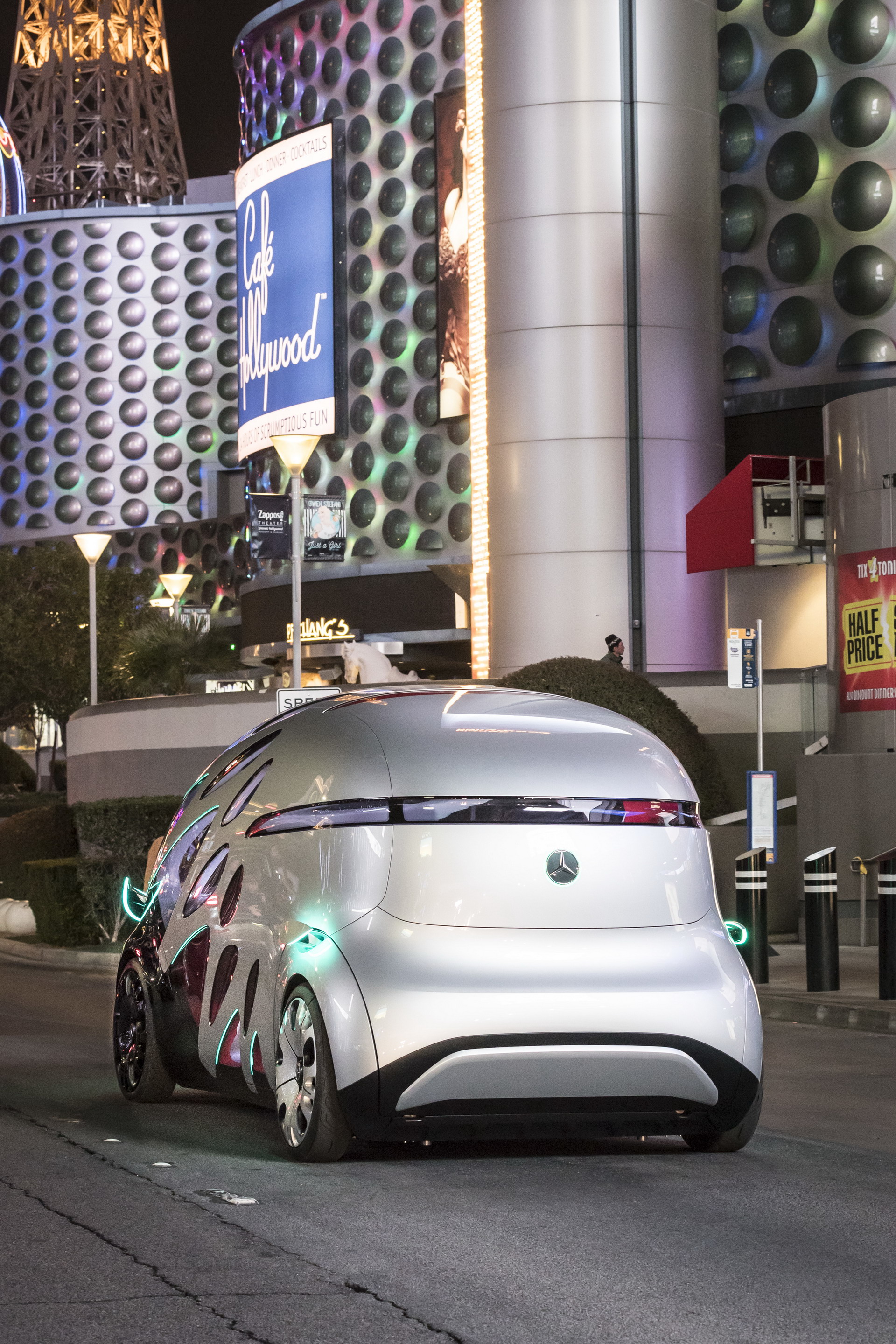 Mercedes Urbanite CES 17 Mercedes Maps Its Present (EQC) And Future (Urbanetic) At CES