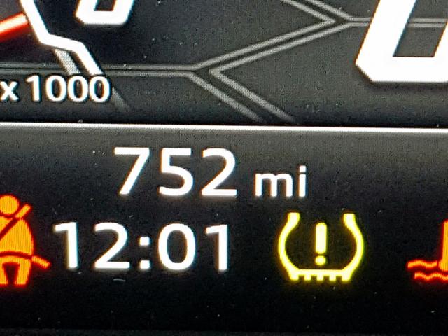 Lamborghini-Urus-Auction-8 This Crashed Lamborghini Urus Is About To Sell For Over $110,000