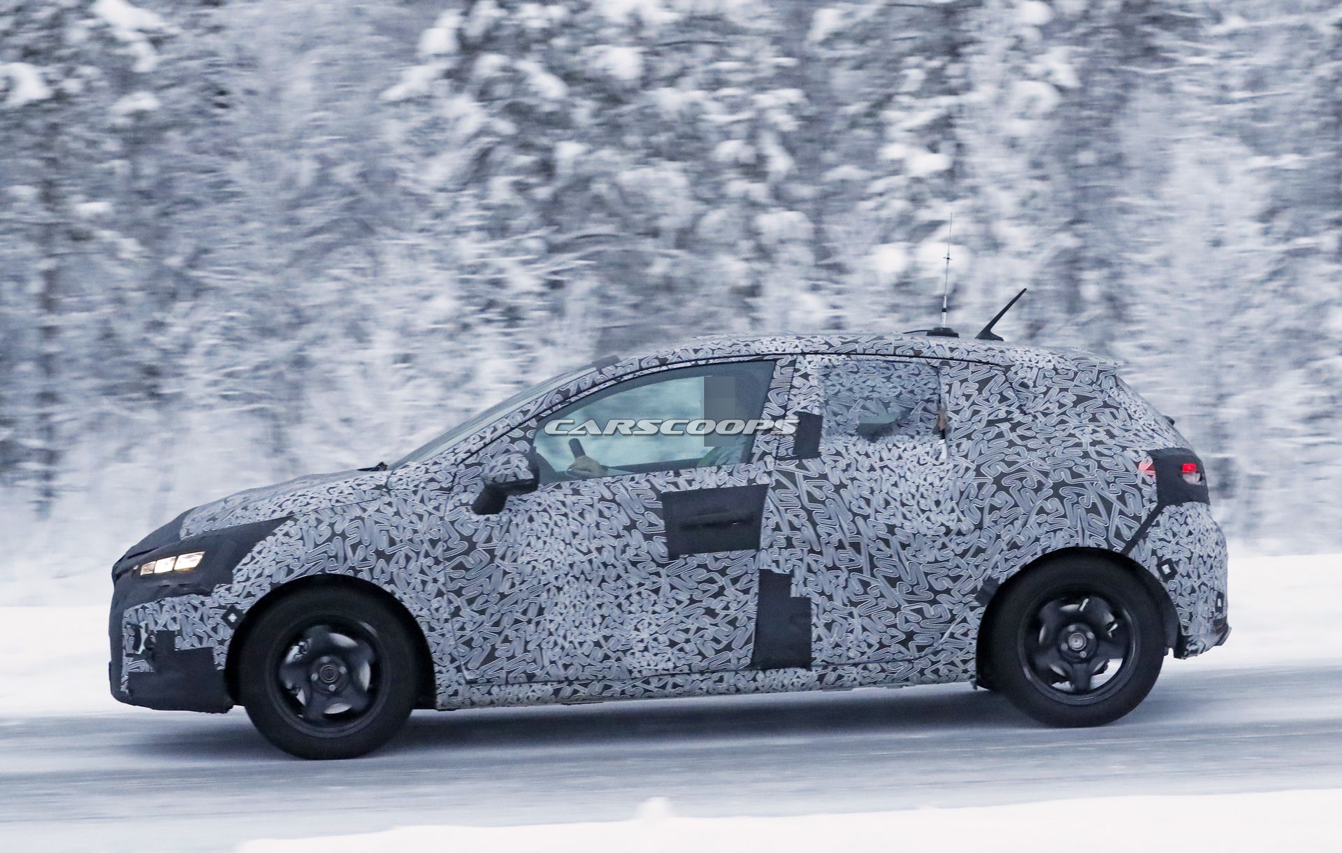 Renault-Clio-Spy-Shots-14 New Renault Clio Teased, Debuts January 28th