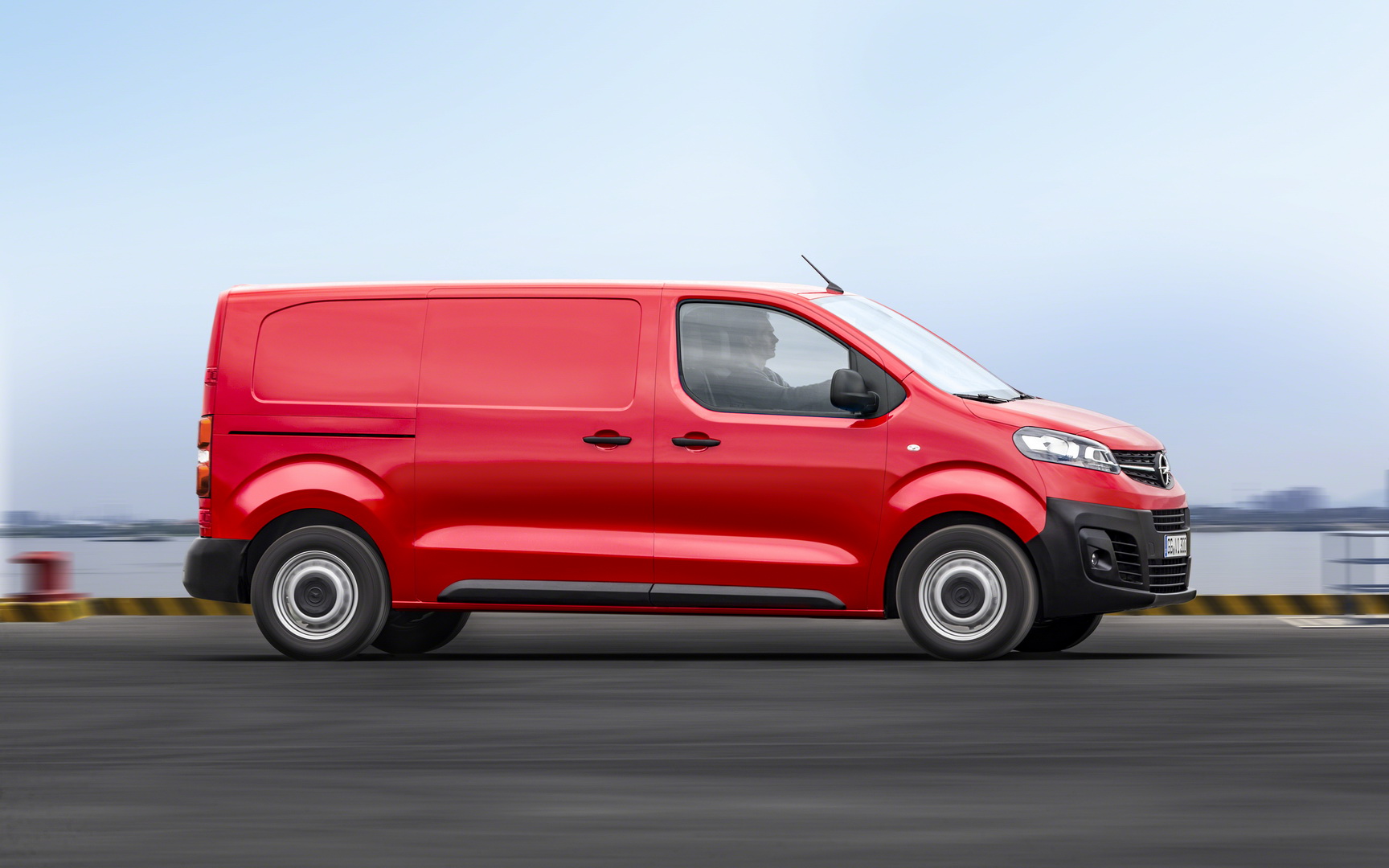 2020 opel vivaro 6 New Opel Vivaro Van Unveiled, Battery-Electric Coming Next Year