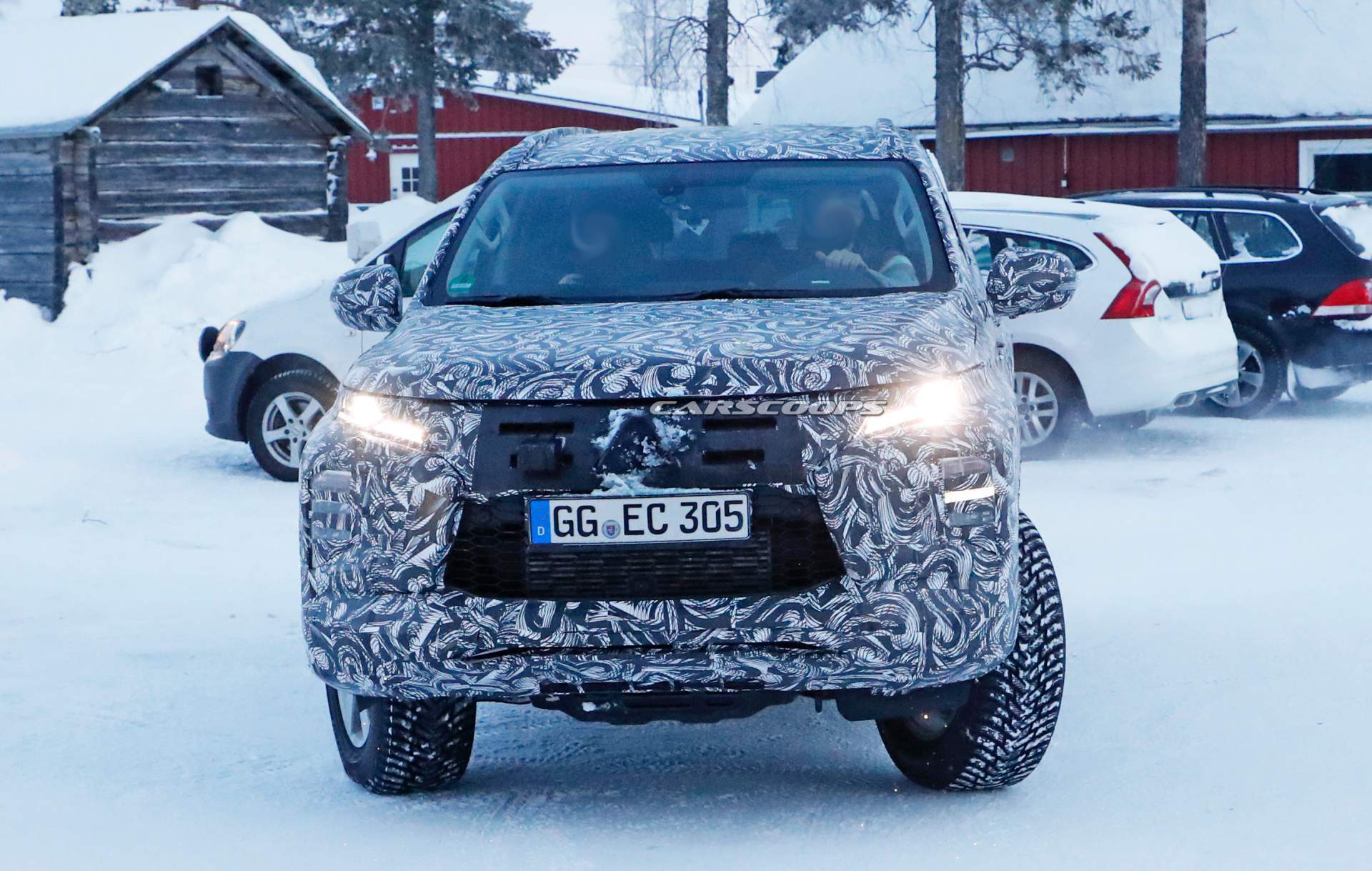 2020 Mitsubishi Pajero Sport facelift spy shots 16 2020 Mitsubishi Pajero Sport Shows Updated Face Ahead Of July 25 Reveal