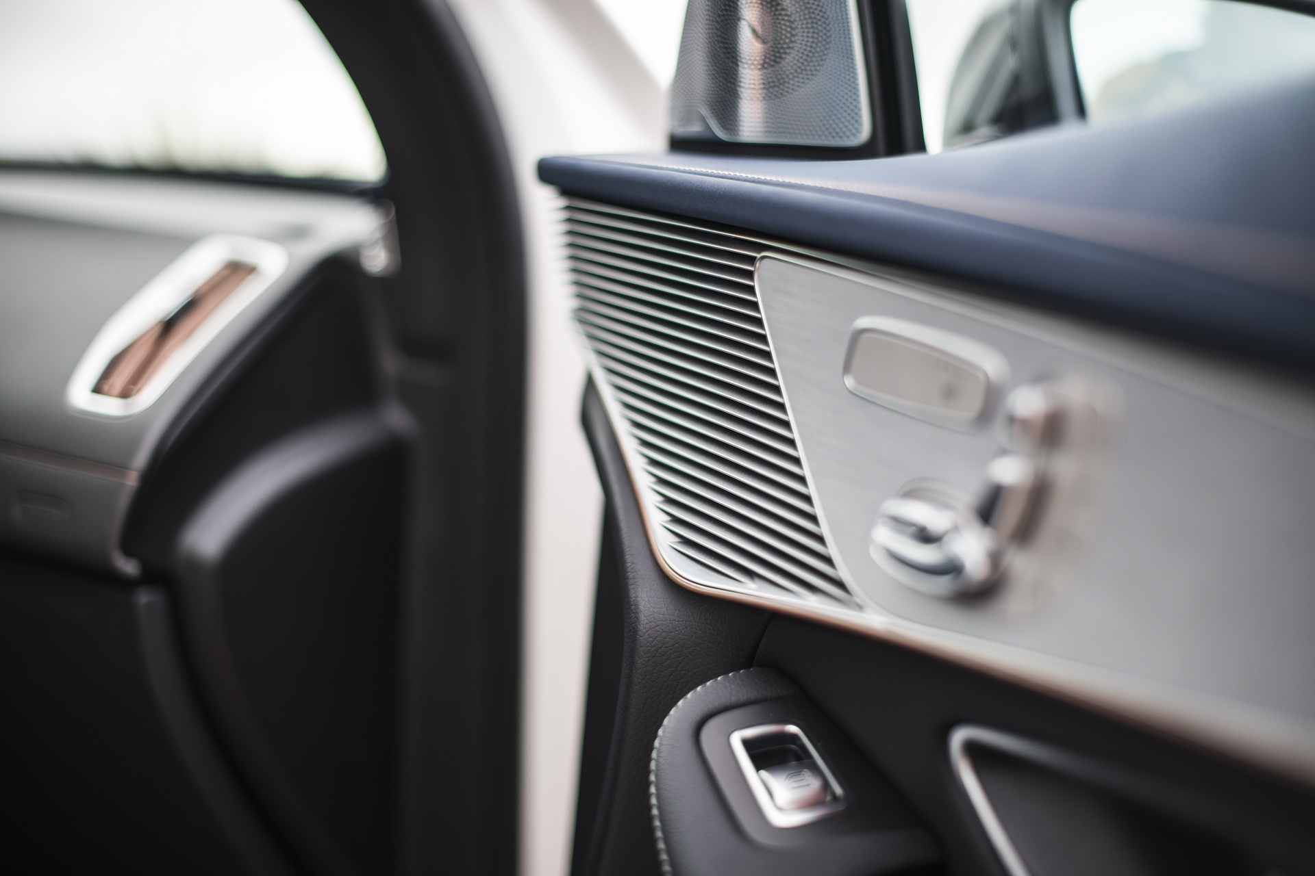 2020-Mercedes-EQC-70 Mercedes Maps Its Present (EQC) And Future (Urbanetic) At CES