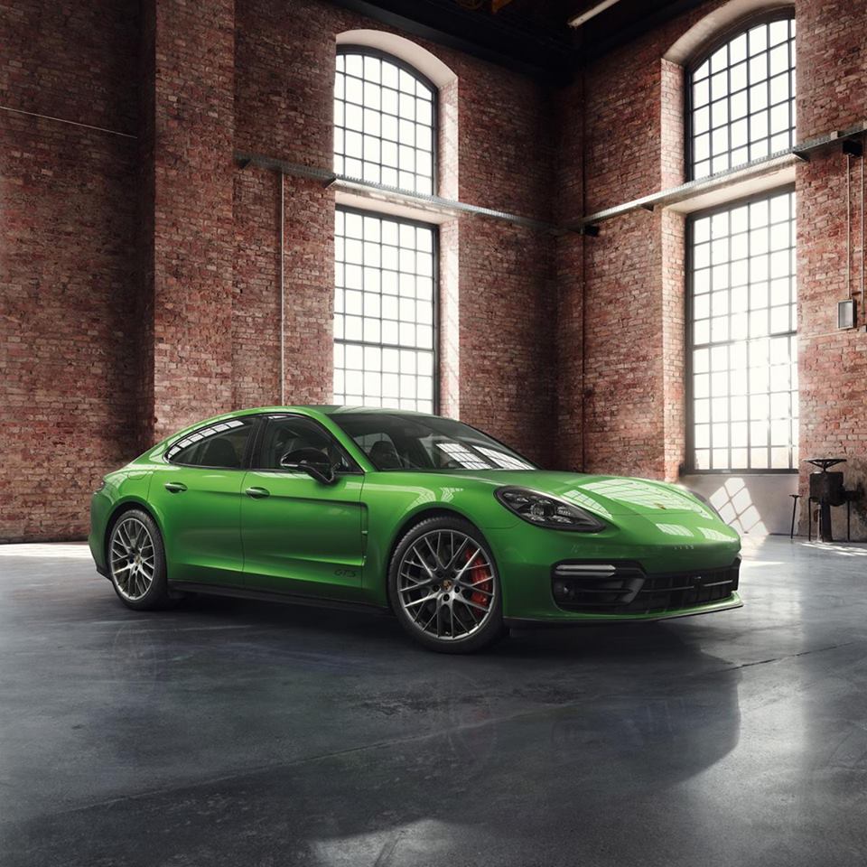 Porsche-Exclusive-Panamera-2 Porsche Exclusive Panamera In Mamba Green Is A Bit Too Flashy