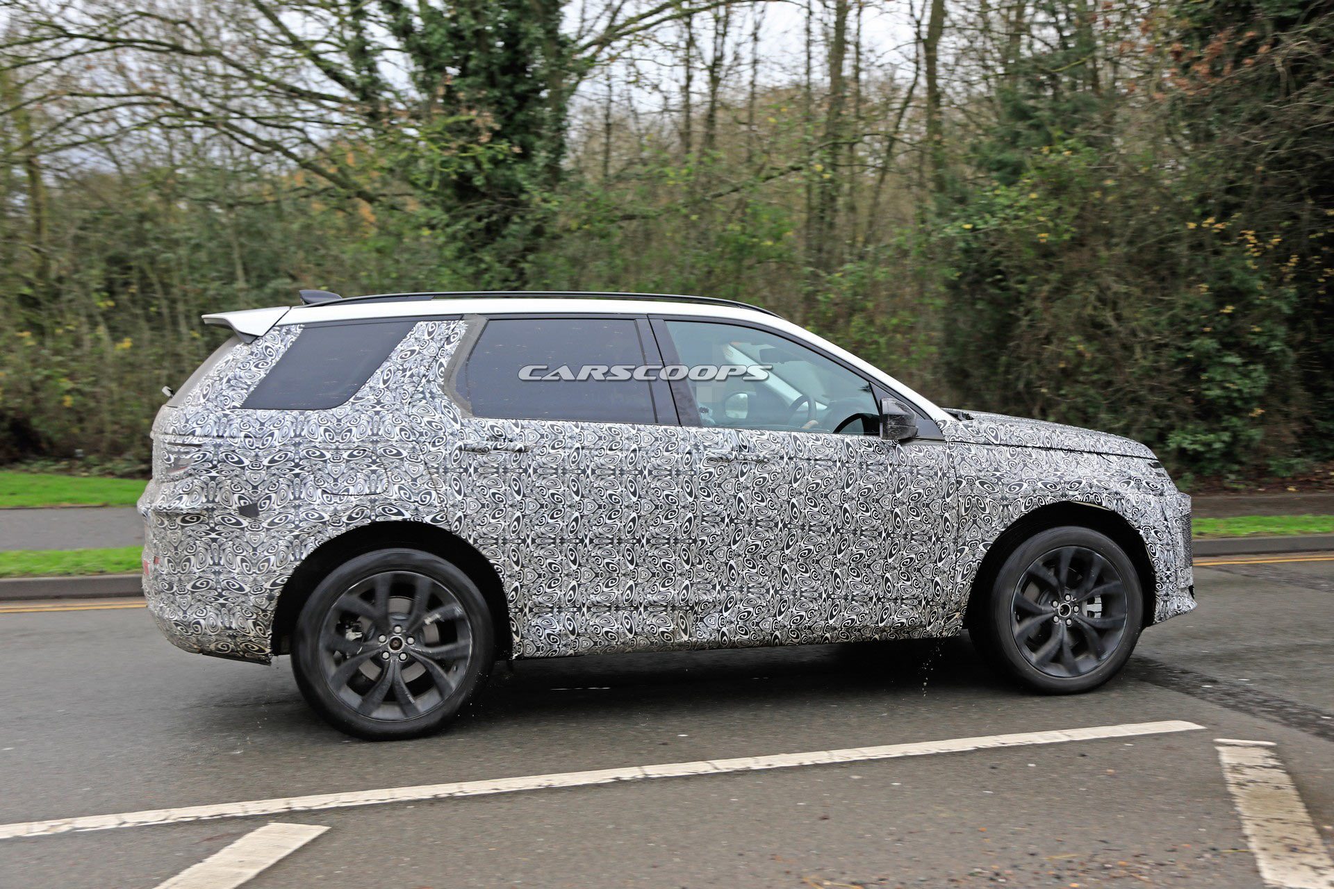 Land Rover Discovery Sport-5 2020 Land Rover Discovery Sport Hides Significant Changes Under Its Skin