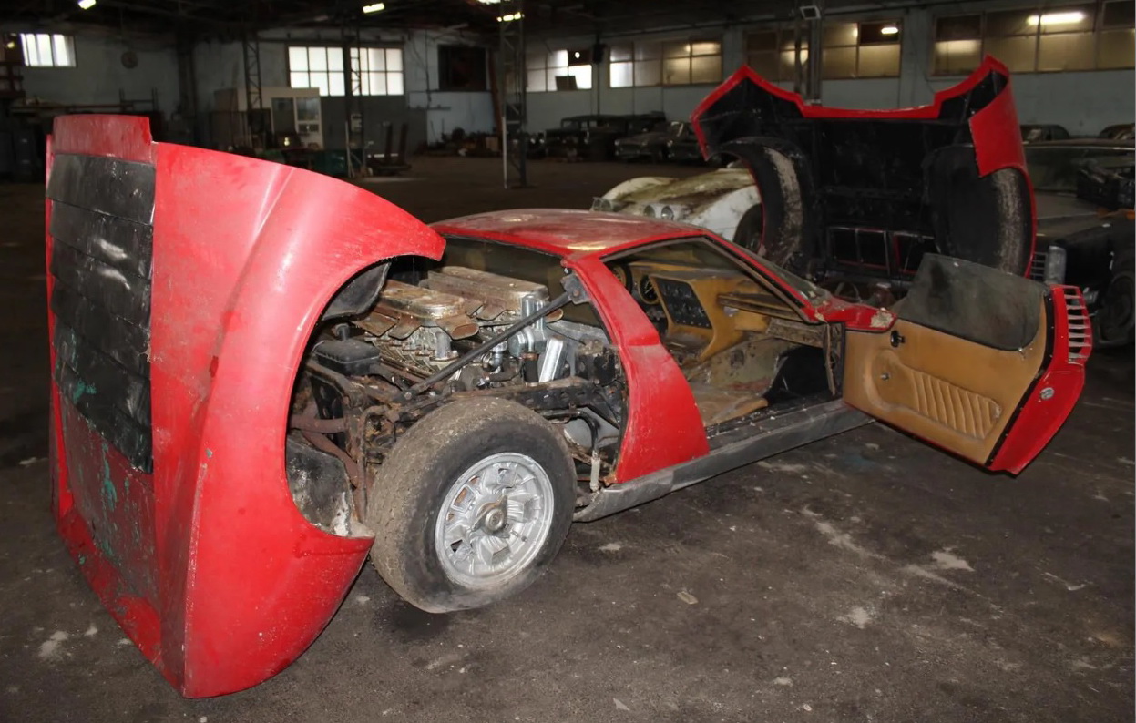 Lambo-Miuria-Barn-Find-03 Staggering Barn-Find Discovery With Over 80 Legendary And Classic Cars
