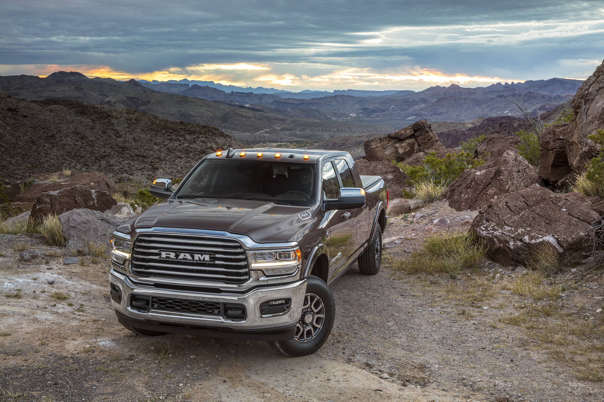 2019-RAM-HD-Laramie-Longhorn-12 2019 RAM HD Laramie Longhorn Will Cosset You With Real Wood, Leather And Steel