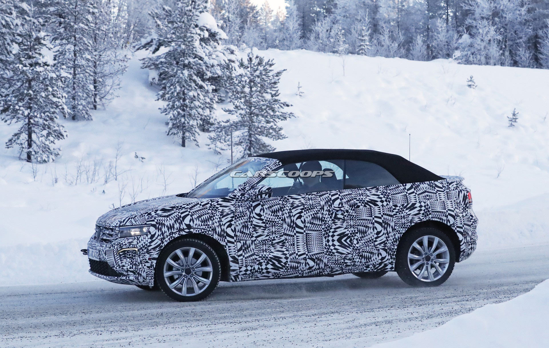 VW-T-ROC-Convertible-4 2020 VW T-Roc Convertible Is The Golf Cabriolet For The Crossover Era