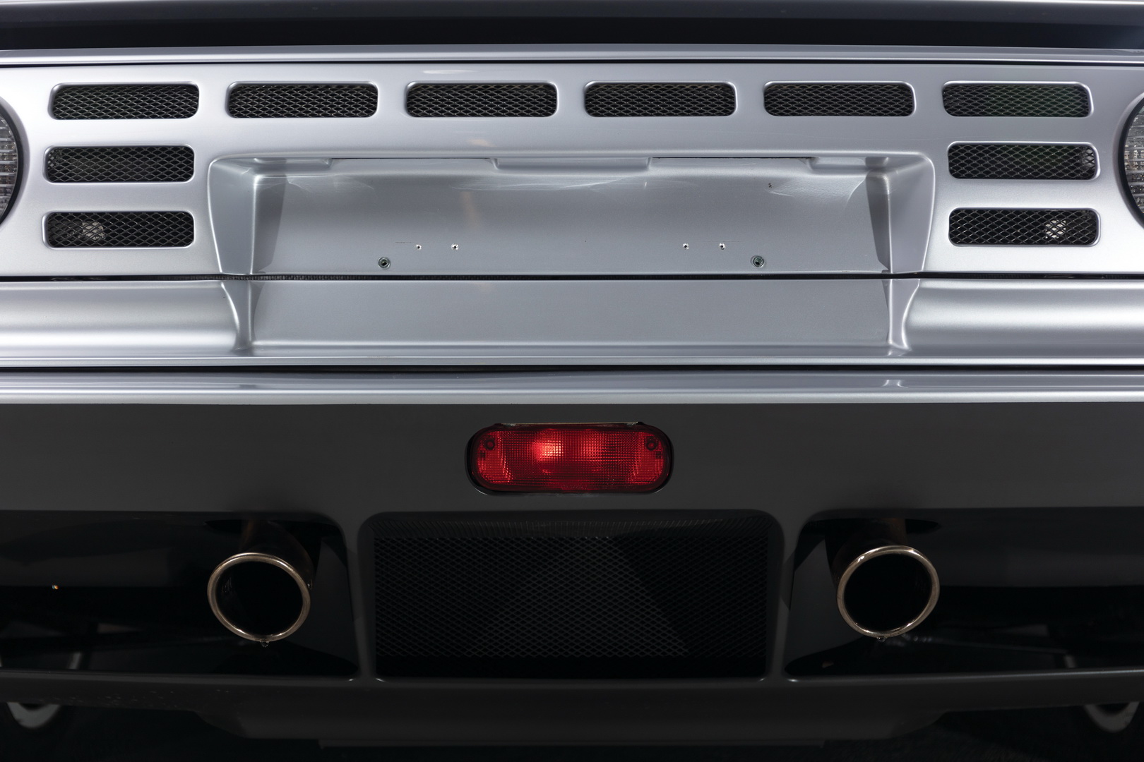 bugatti eb110 ss 36 Bugatti EB110 SS Is An Unjustly Overlooked, Yet Very Exciting, Old-School Supercar