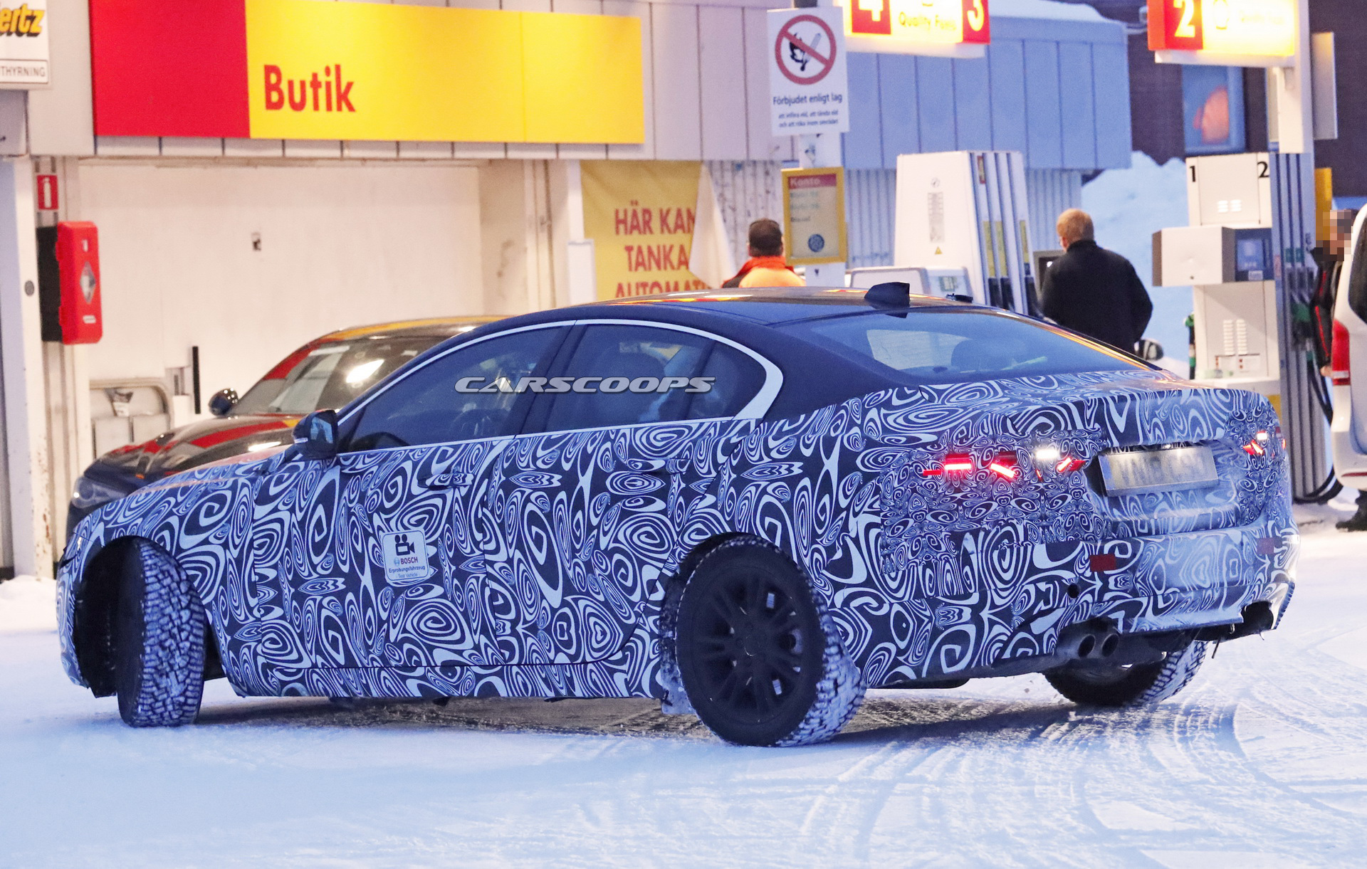 2020 jaguar xe facelift spy interior 19 2019 Jaguar XE Ditching Rotary Dial For Traditional Shifter