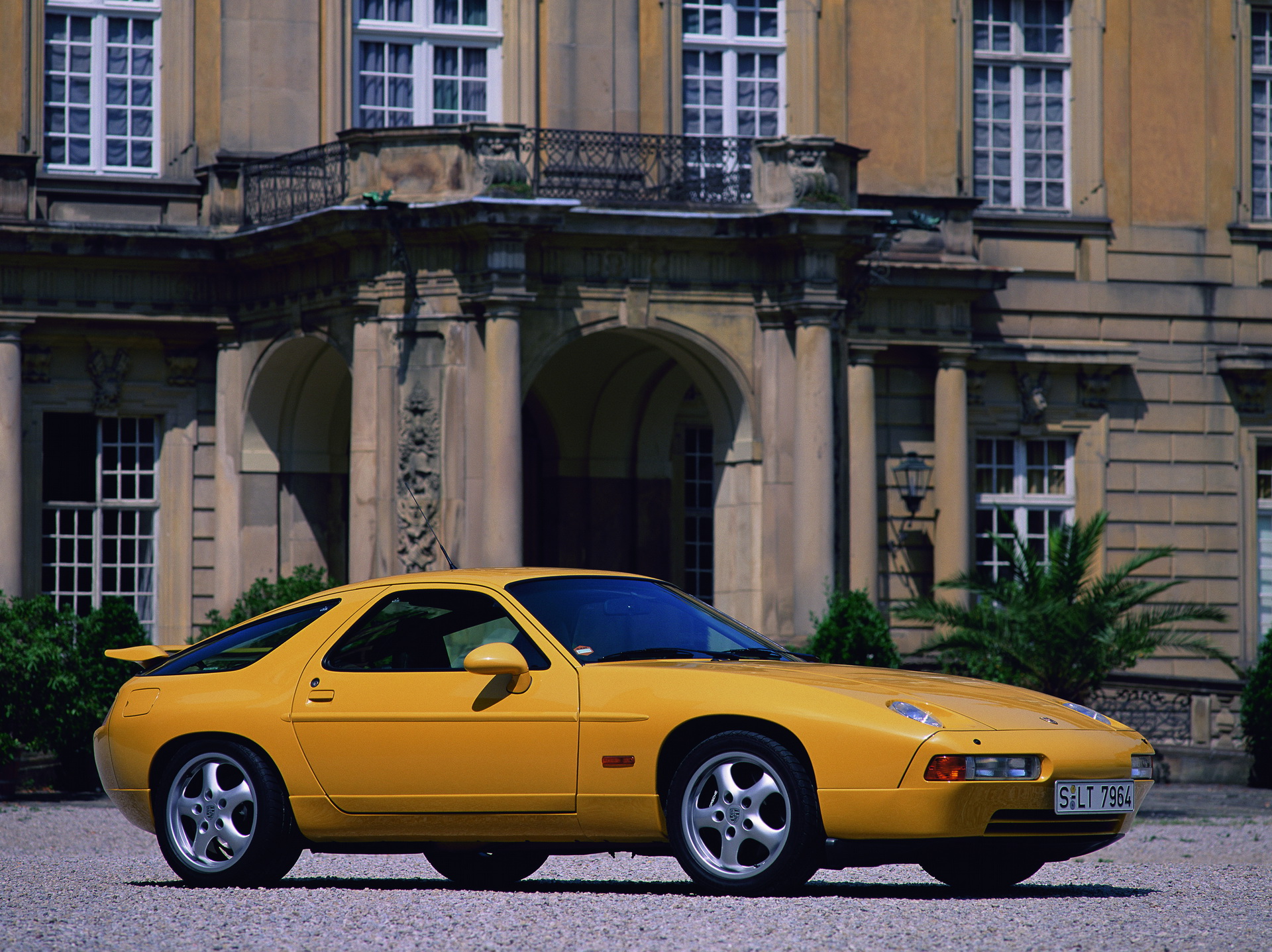Porsche-928-11 What Car Would You Buy From Your Birth Year?