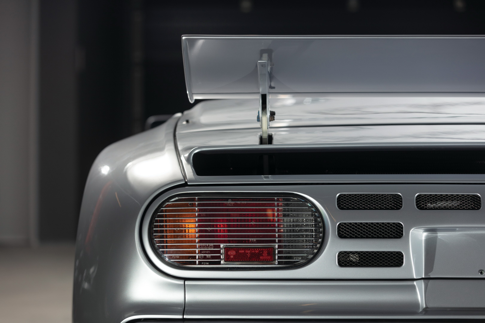 bugatti eb110 ss 37 Bugatti EB110 SS Is An Unjustly Overlooked, Yet Very Exciting, Old-School Supercar