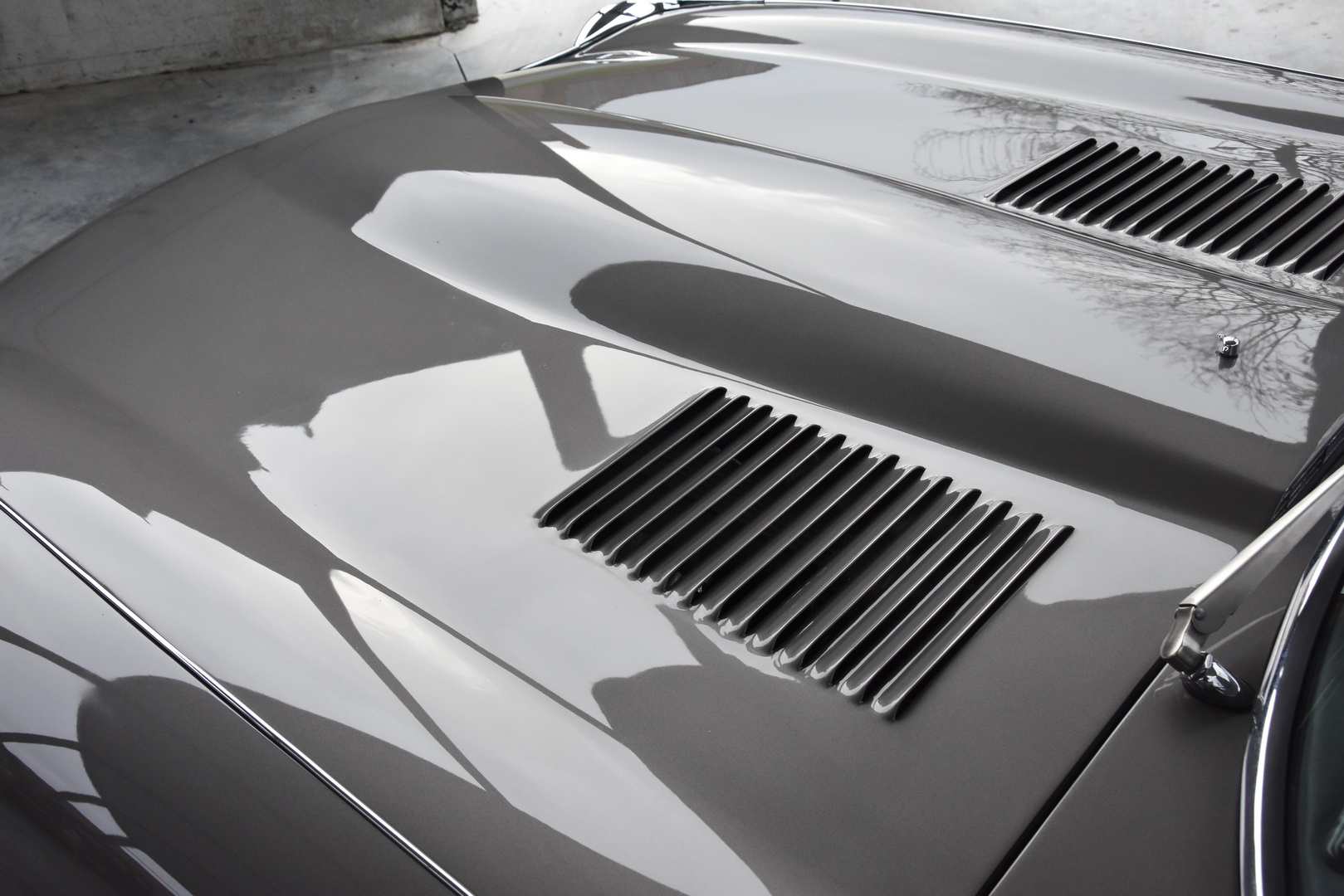 1973 Jaguar E-Type Series 3 2+2 8 1973 Jaguar E-Type Series 3 Brought Back To Life With A Modern Touch