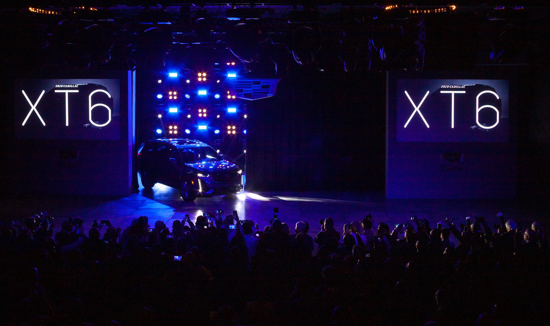 2020 Cadillac XT6 SUV 14 2020 Cadillac XT6 Brings Three Rows Of Seats To The Luxury Crossover Party