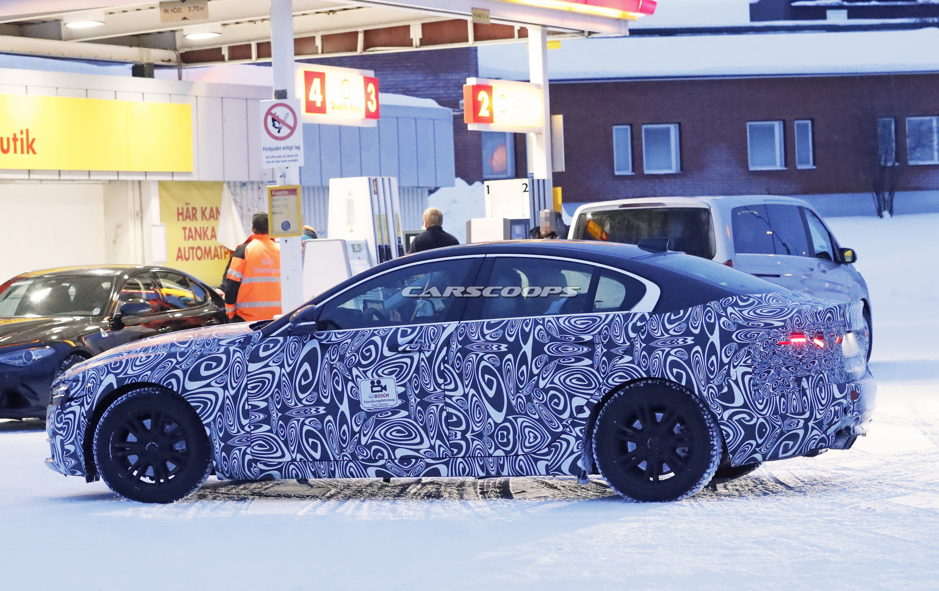 2020 jaguar xe facelift spy interior 18 2019 Jaguar XE Ditching Rotary Dial For Traditional Shifter