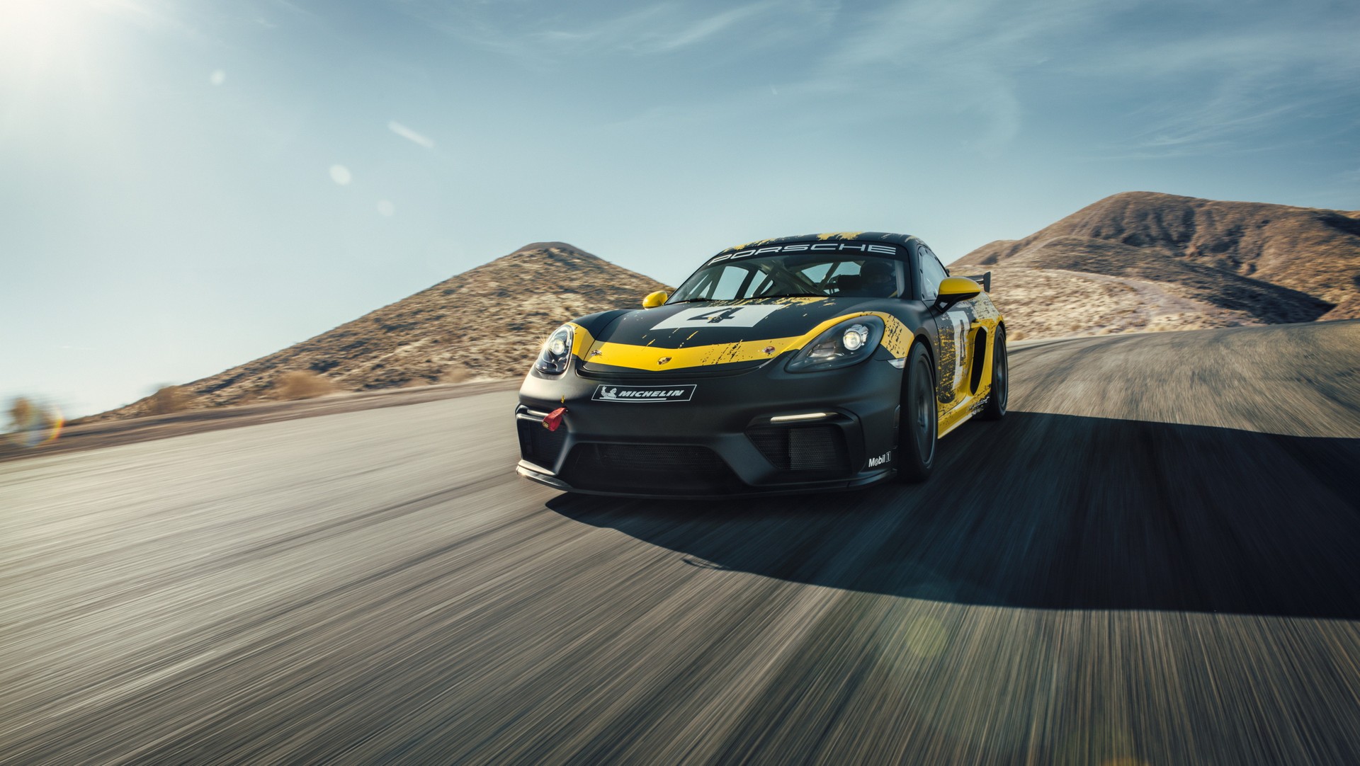 Porsche 718 Cayman GT4 Clubsport-14 Porsche 718 Cayman GT4 Clubsport Debuts With More Power, Natural Fiber Components