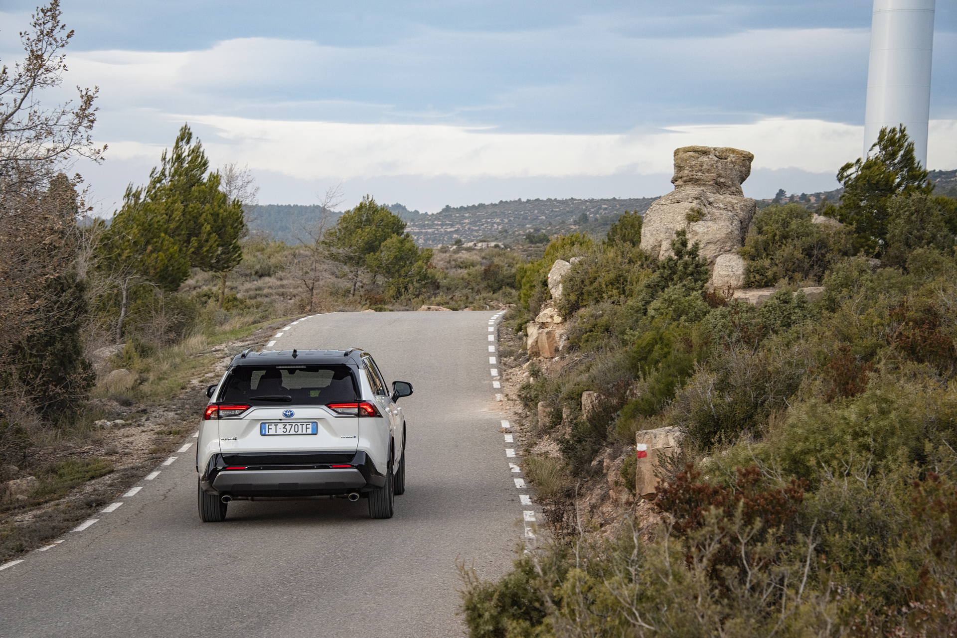 2019-Toyota-RAV4-Hybrid-93 Toyota Details Euro-Spec 2019 RAV4 Hybrid In Massive New Gallery