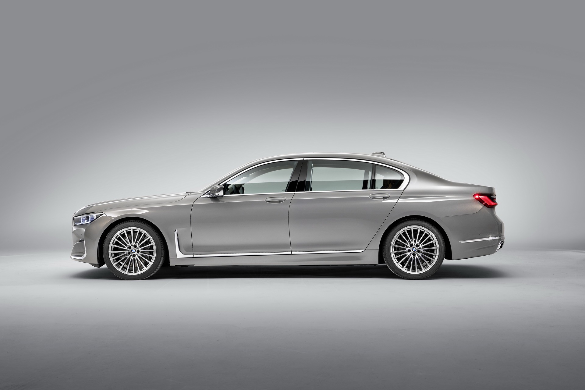 2019-BMW-7-Series-30 2020 BMW 7-Series Flagship Sedan Goes Official With Bold Update