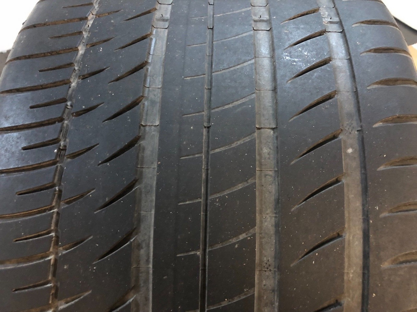 bugatti veyron wheel set 12 Used Bugatti Veyron Wheels Will Cost You More Than A Brand New Porsche 911!