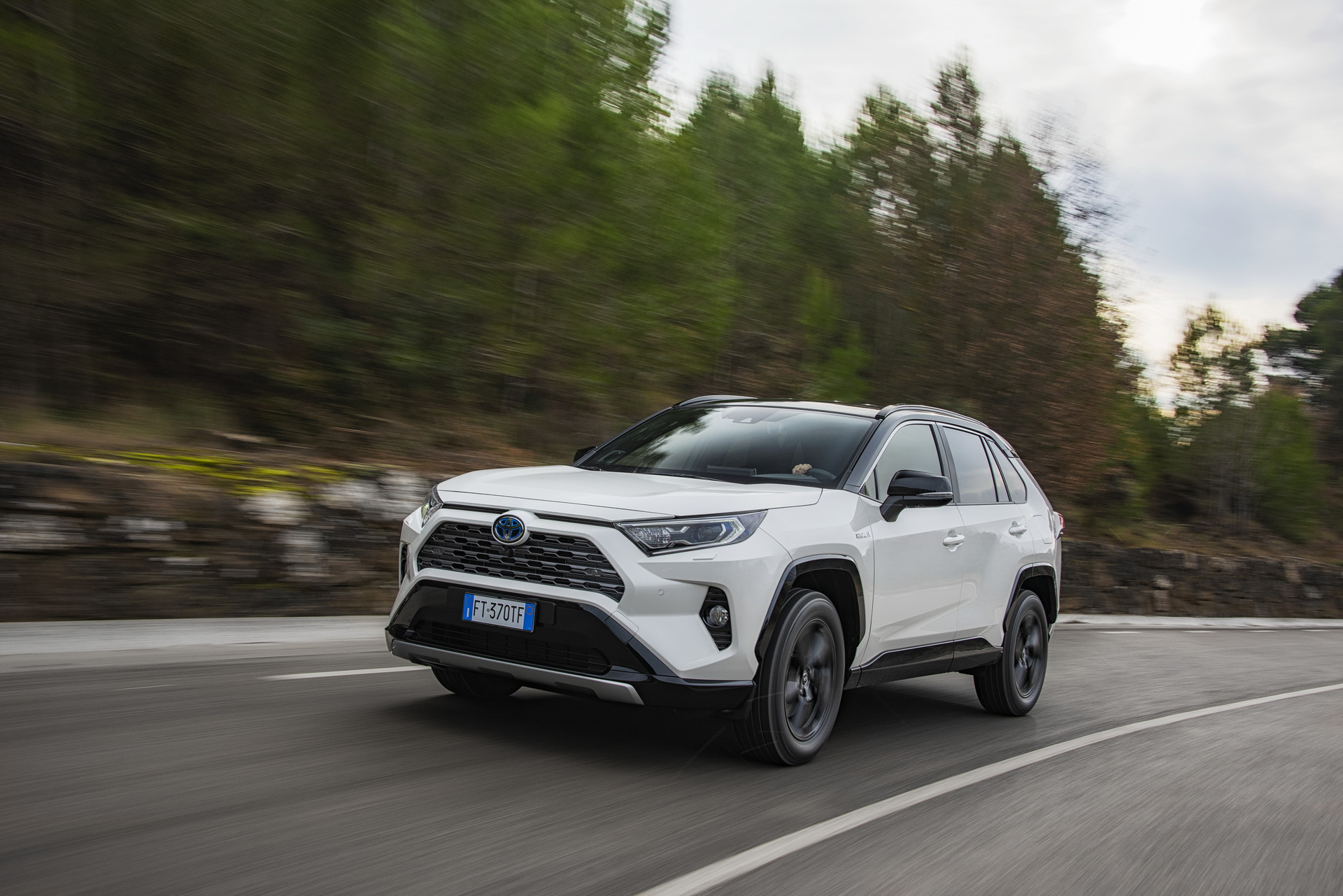 2019-Toyota-RAV4-Hybrid-94 Toyota Details Euro-Spec 2019 RAV4 Hybrid In Massive New Gallery