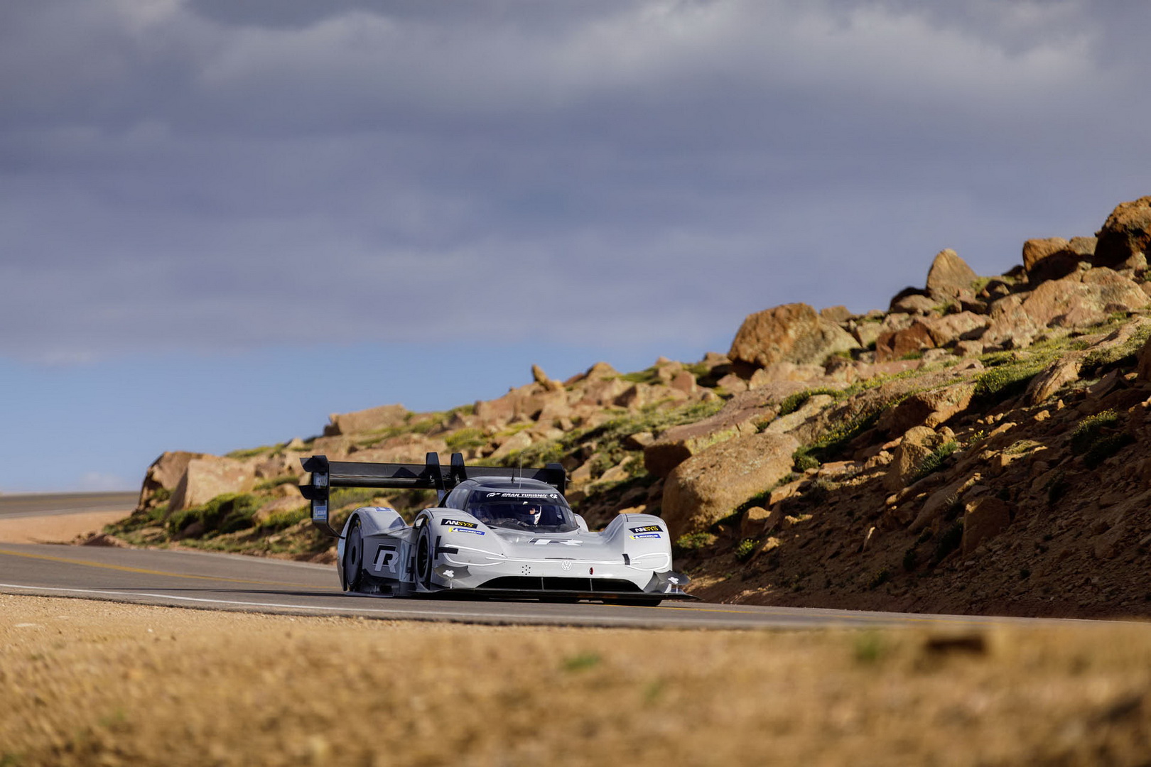 vw id r ev racer 8 VW Sets Eyes On Breaking The Nurburgring Lap Record For EVs