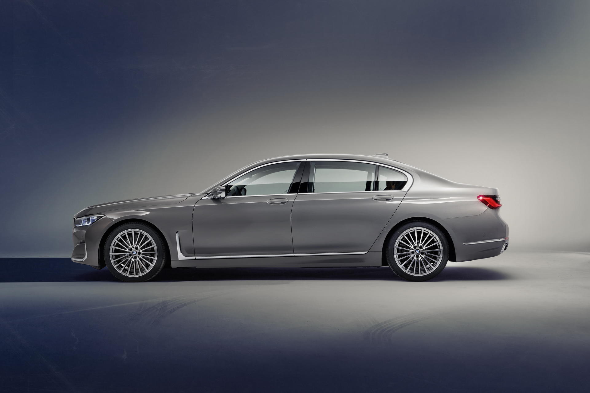 2019-BMW-7-Series-31 2020 BMW 7-Series Flagship Sedan Goes Official With Bold Update