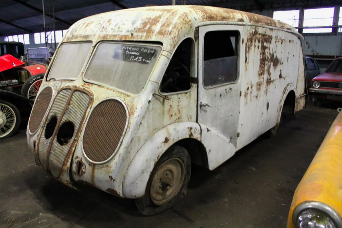 Barn-Find-France-03 Staggering Barn-Find Discovery With Over 80 Legendary And Classic Cars