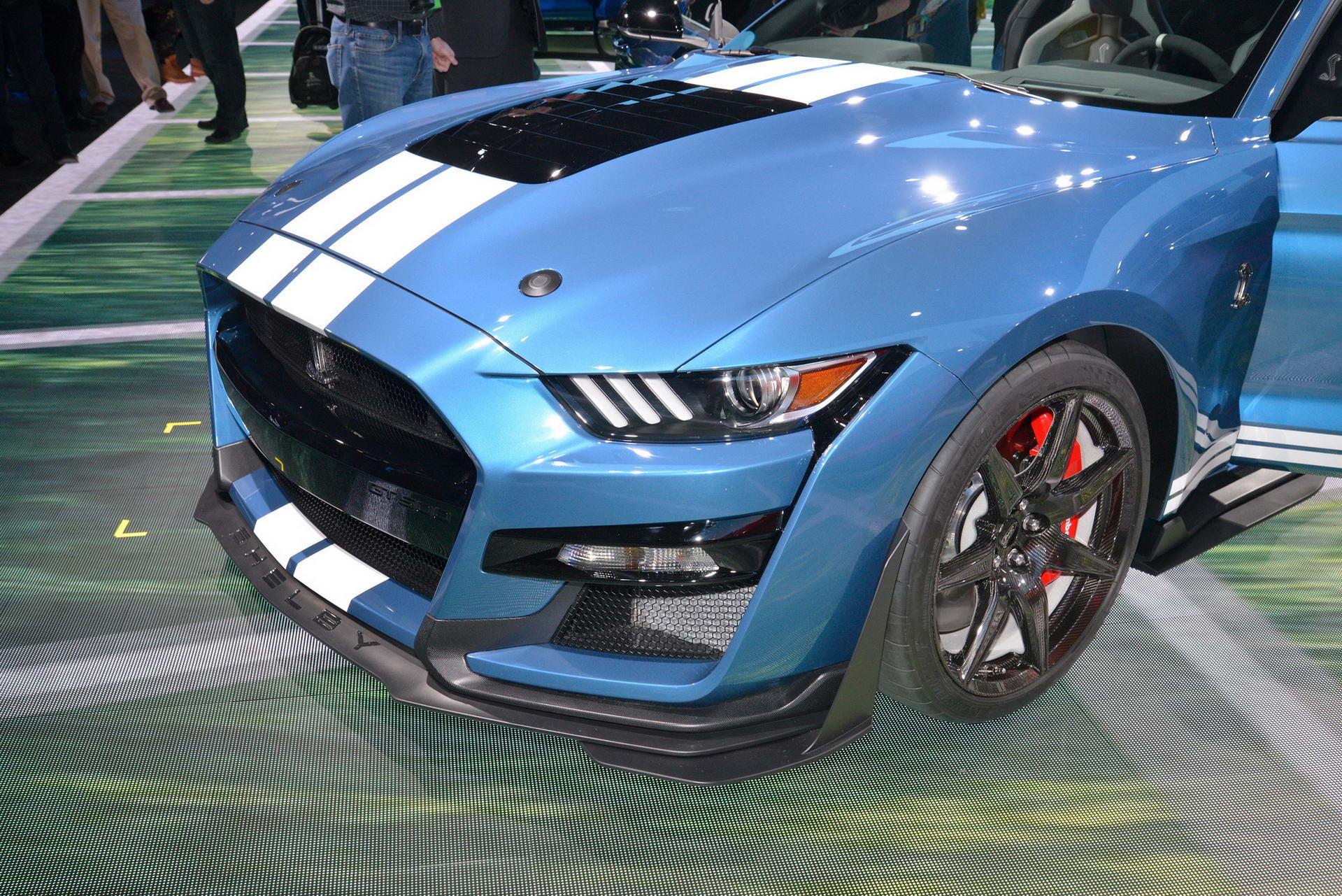 FORD-MUSTANG-SHELBY-GT500-5 Ford Could Build A Manual 2020 Mustang Shelby GT500, If Enough Of You Ask For It
