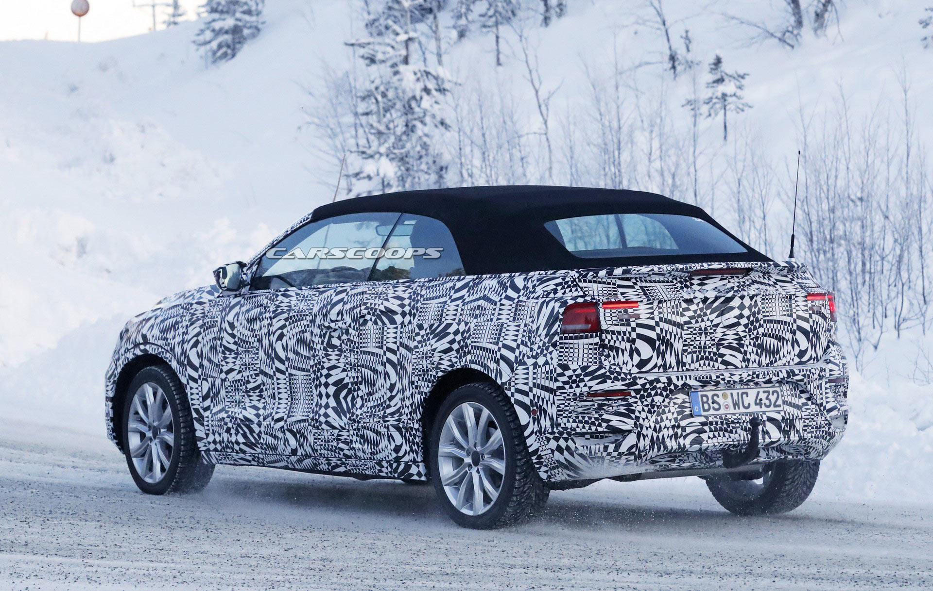 VW-T-ROC-Convertible-8 2020 VW T-Roc Convertible Is The Golf Cabriolet For The Crossover Era