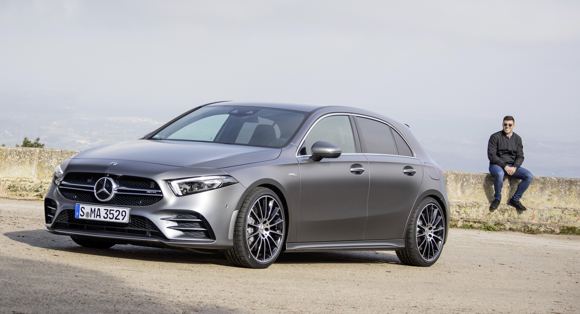 Mercedes-AMG A 35 4MATIC: Neuer Einstieg in die Welt der Driving PerformanceMercedes-AMG A 35 4MATIC: New entry-level model opens up the world of driving performance California Bans Insurers From Charging Drivers Based On Their Gender