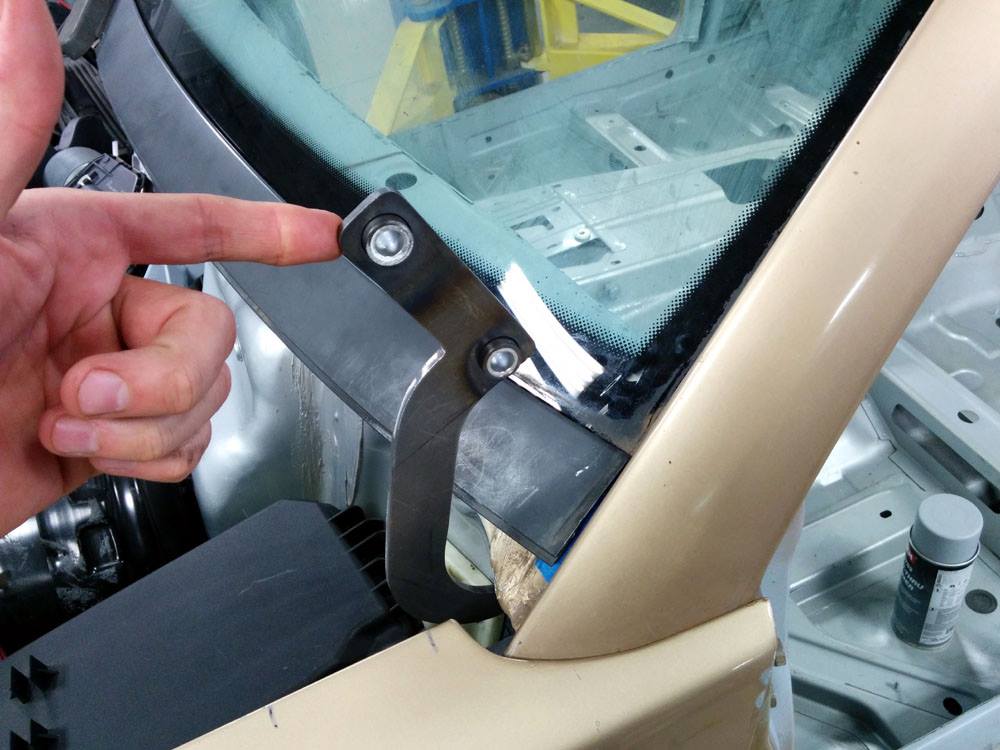 mercedes 190e c63 amg conversion 77 Tuner Transplants Classic Mercedes 190E 2.5 16 EVO Body On A Modern C63 AMG