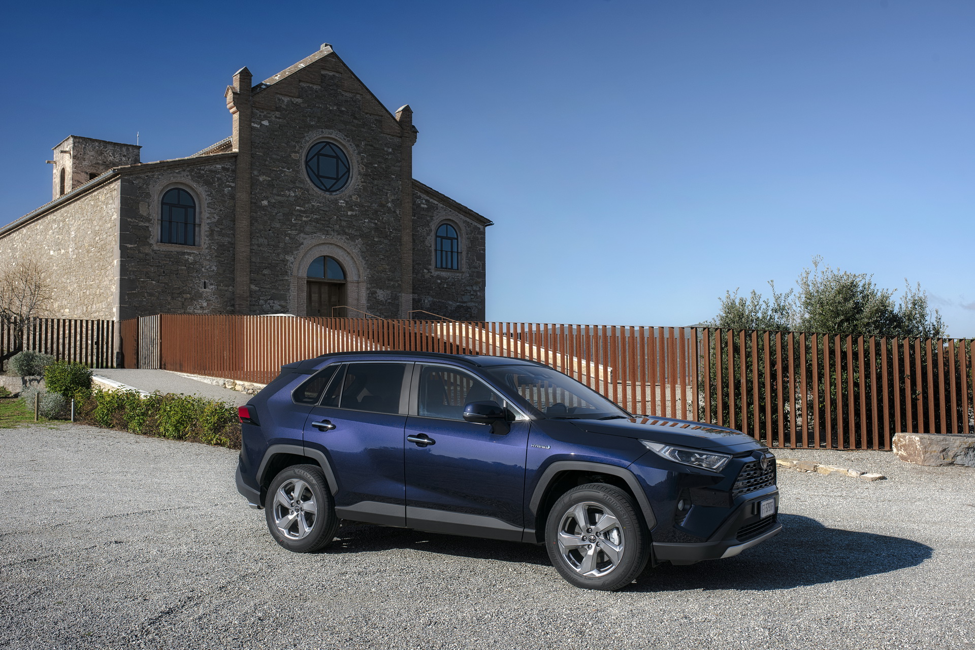 2019-Toyota-RAV4-Hybrid-36 Toyota Details Euro-Spec 2019 RAV4 Hybrid In Massive New Gallery