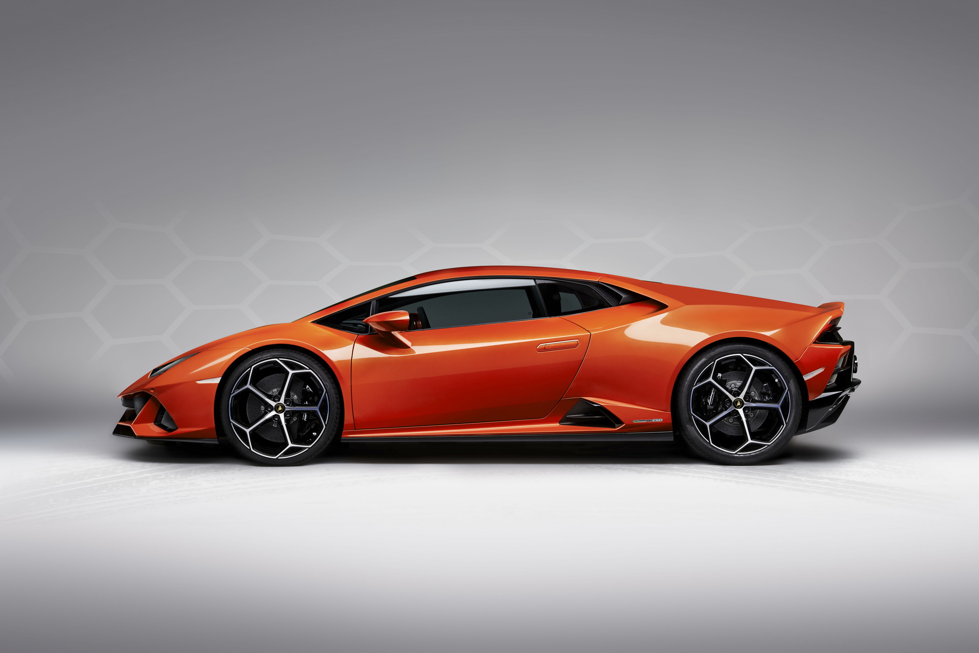 2020 lamborghini huracan evo gallery 17 2020 Lamborghini Huracan EVO Breaks Cover With 640PS, Rear-Wheel Steering