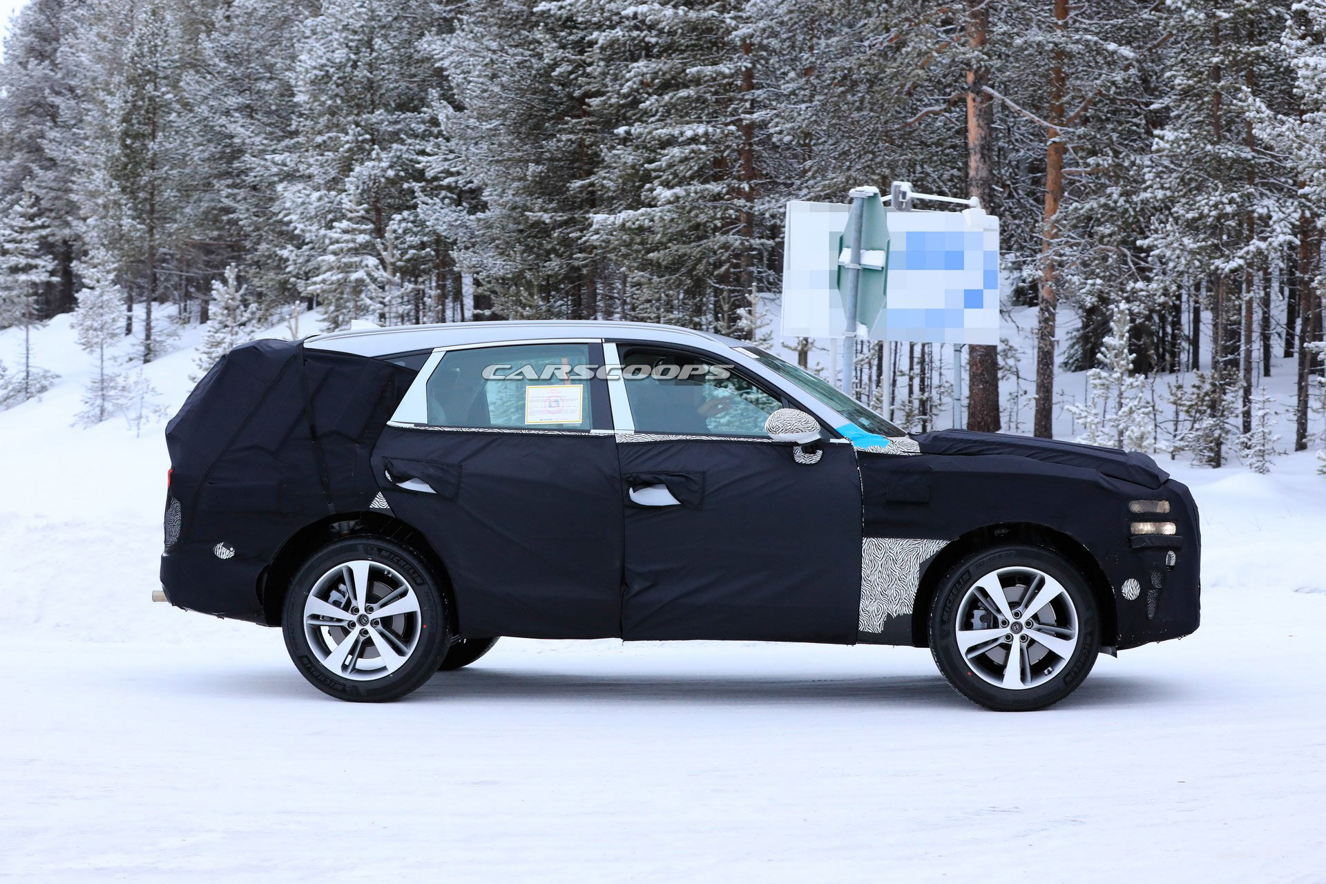 2020-Genesis-GV80-8 2020 Genesis GV80 Luxury SUV Filmed Testing, See First Interior Photos Too (Update)