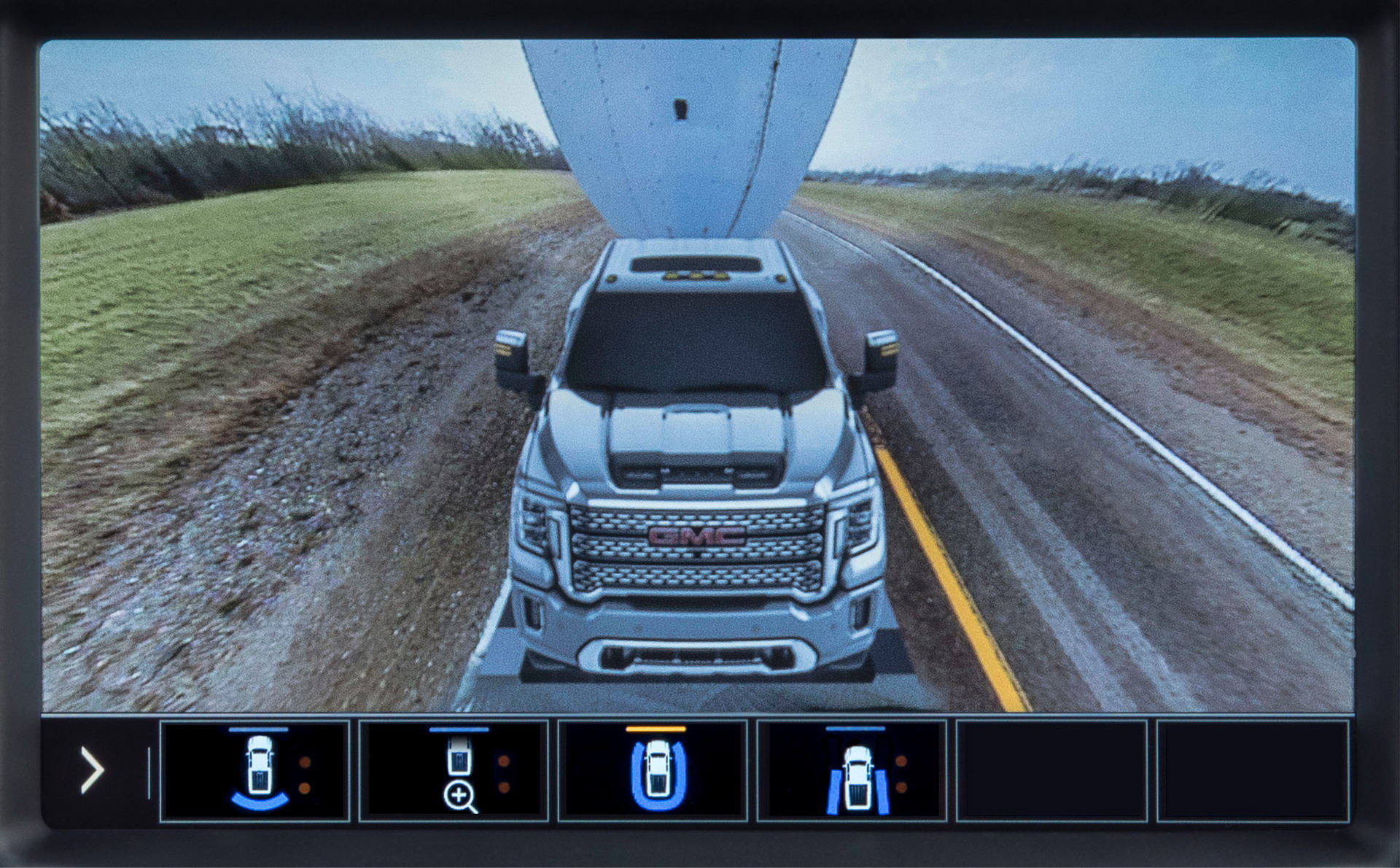 2020 GMC Sierra 500HD 30 2020 GMC Sierra HD Has Brains, Brawn And 15 Cameras That Let You See Through Its Trailer