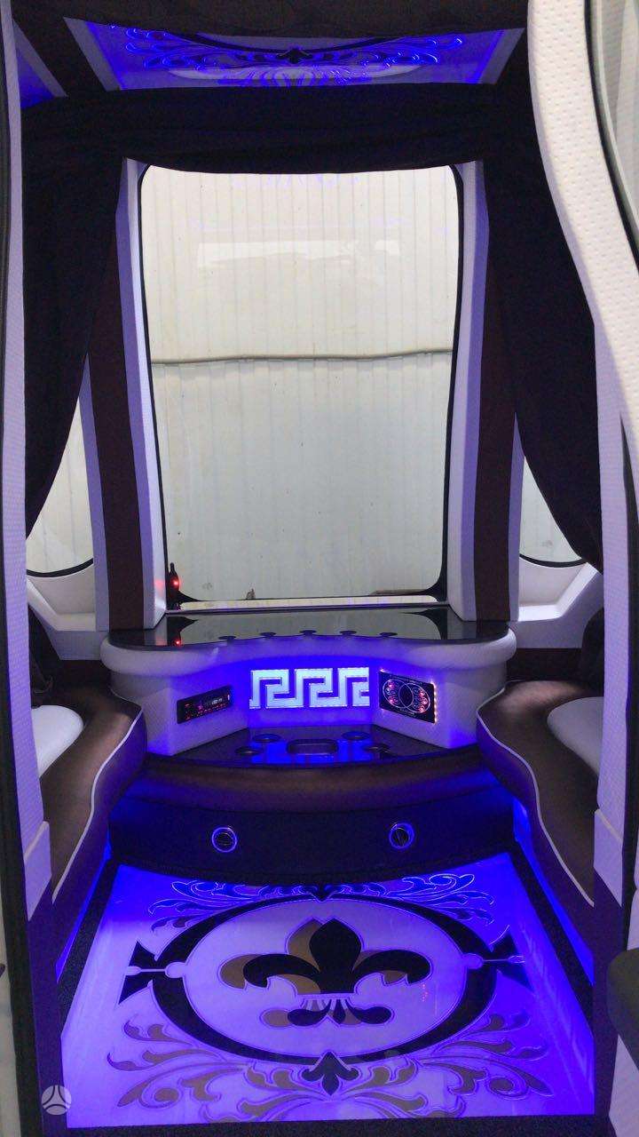 chrysler pt cruiser stage coach 4 $36K Chrysler PT Cruiser ‘Stagecoach’ Would Be Nice For… Dunno, The Pope?