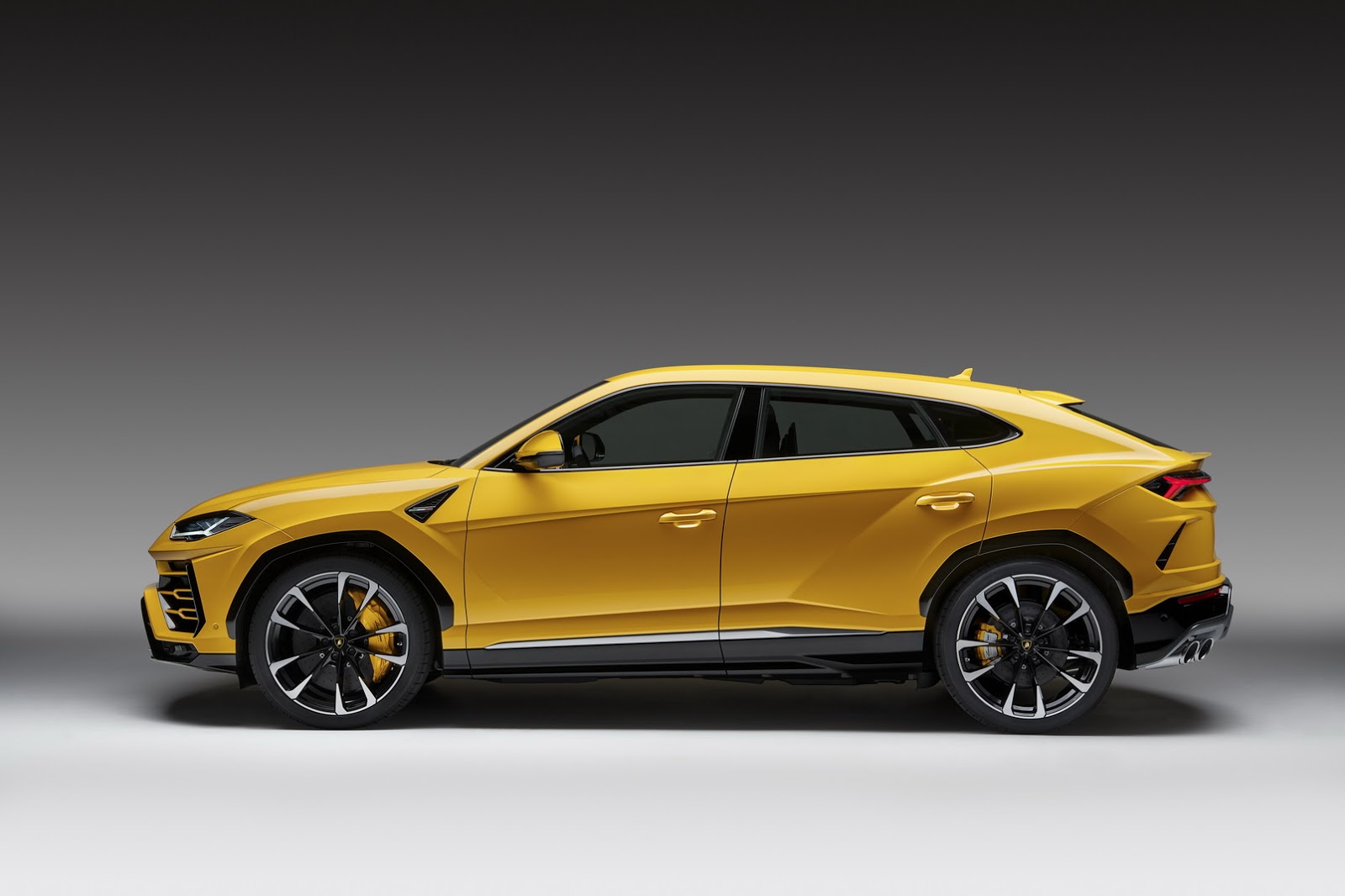 lamborghini urus 5 Lamborghini Could Be Working On An Urus “Performante” – And We Love It
