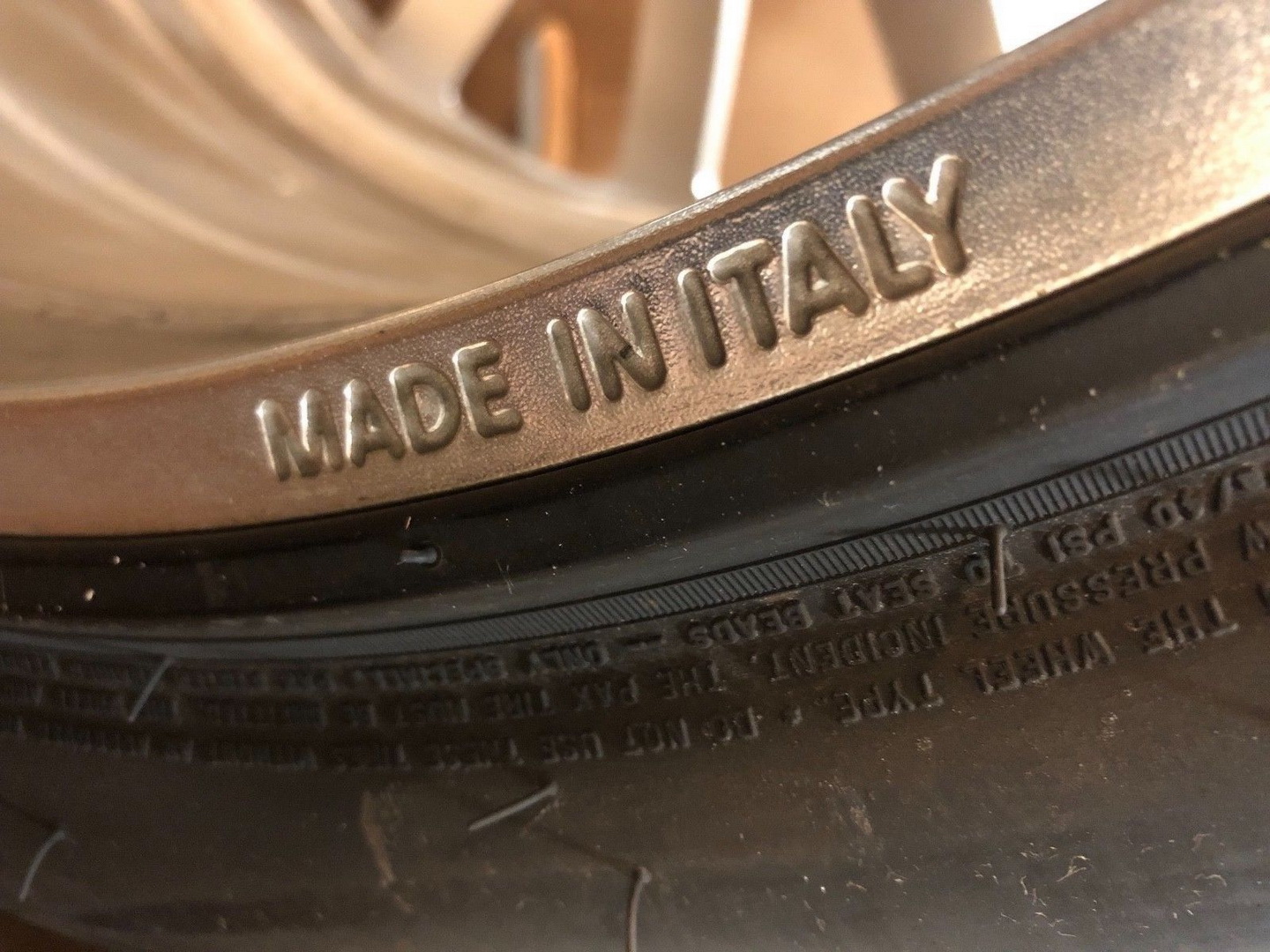 bugatti veyron wheel set 6 Used Bugatti Veyron Wheels Will Cost You More Than A Brand New Porsche 911!