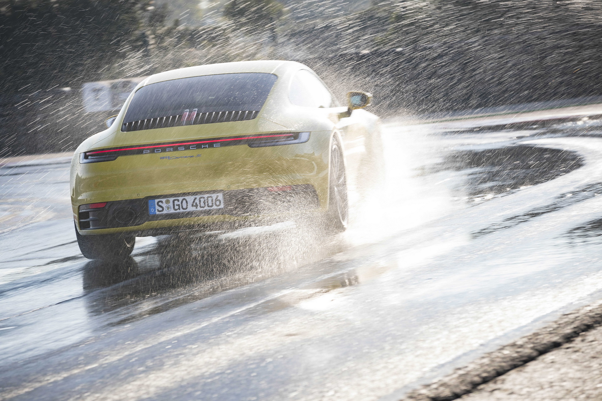 Porsche-911-Wet-Mode-01 2020 Porsche 911’s New “Wet” Mode Explained