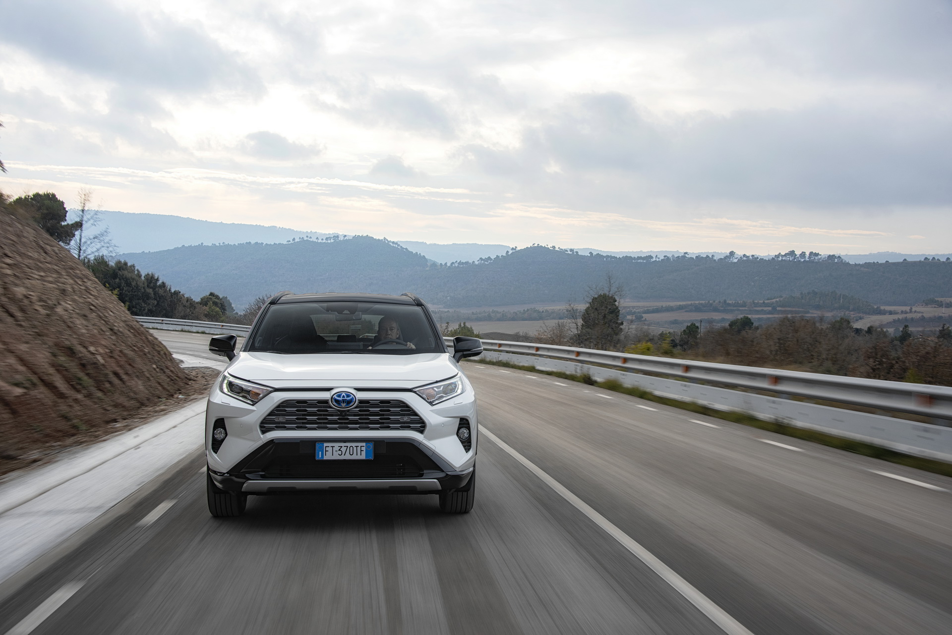 2019-Toyota-RAV4-Hybrid-104 Toyota Details Euro-Spec 2019 RAV4 Hybrid In Massive New Gallery