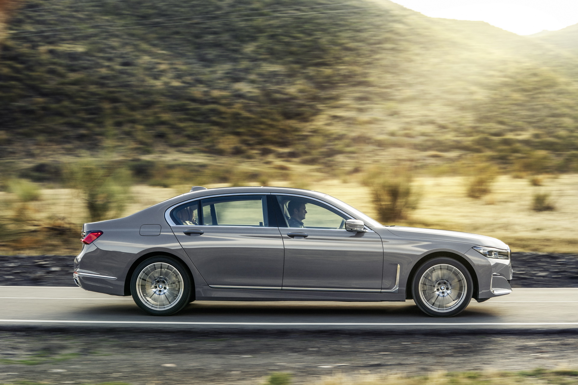 2019-BMW-7-Series-57 2020 BMW 7-Series Flagship Sedan Goes Official With Bold Update