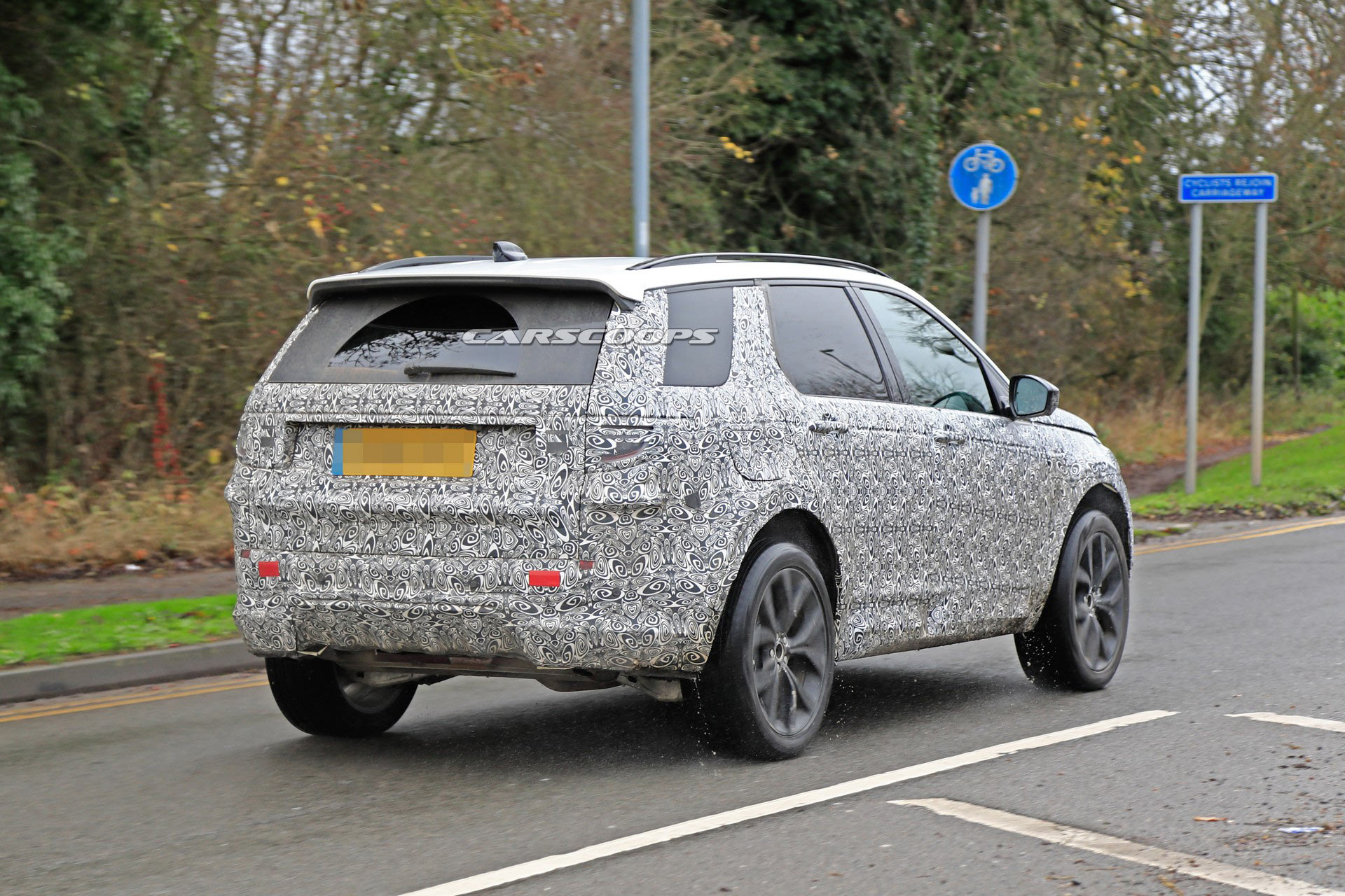 Land Rover Discovery Sport-6 2020 Land Rover Discovery Sport Hides Significant Changes Under Its Skin