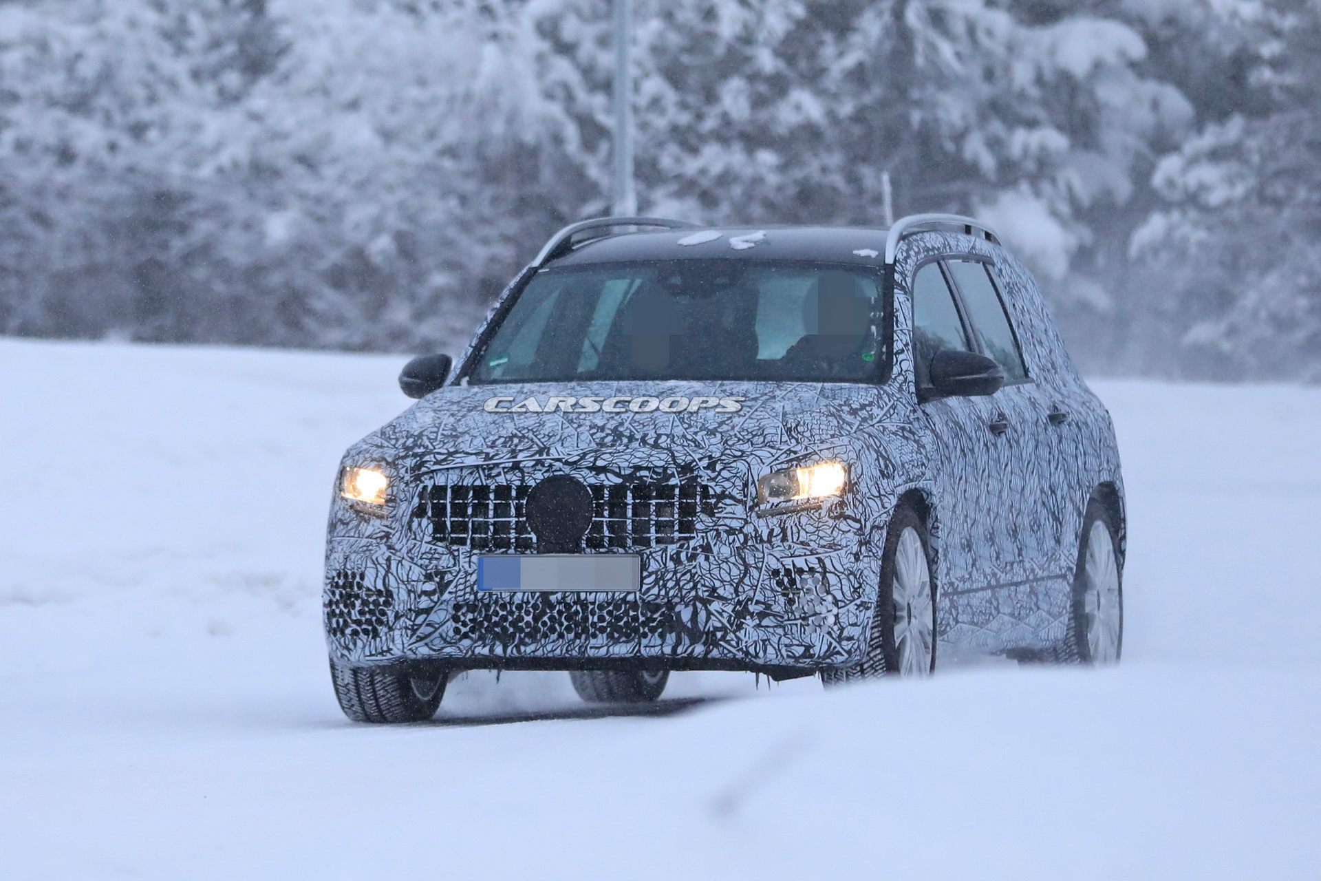 2020-Mercedes-AMG-GLB-35-01 2020 Mercedes AMG GLB 35 Packs 302 HP In Its Compact Boxy Body