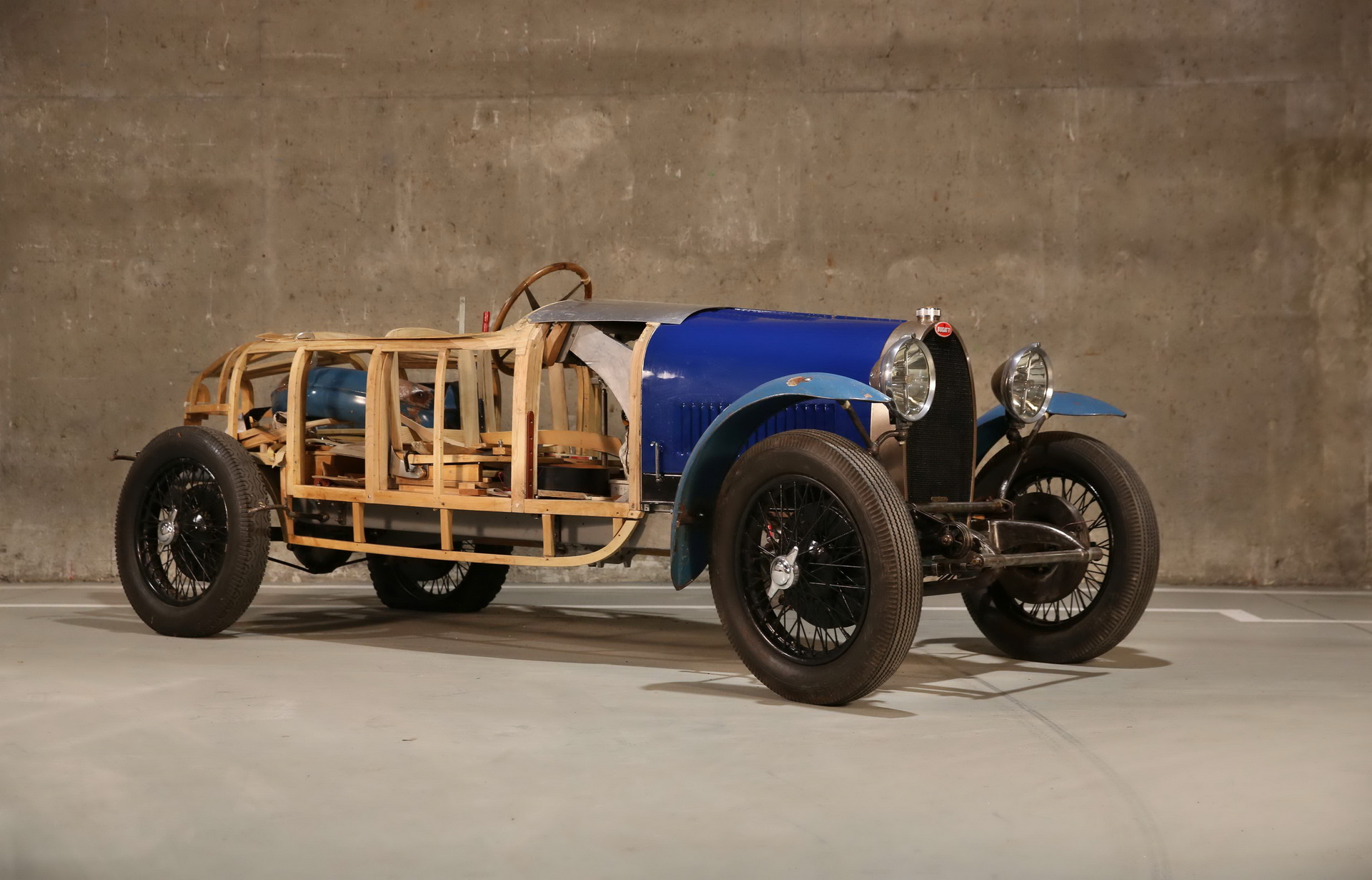 1929-Bugatti-Type-40-01 Amazing Million-Dollar Bugatti Collection Uncovered In Poor Artist’s Barn