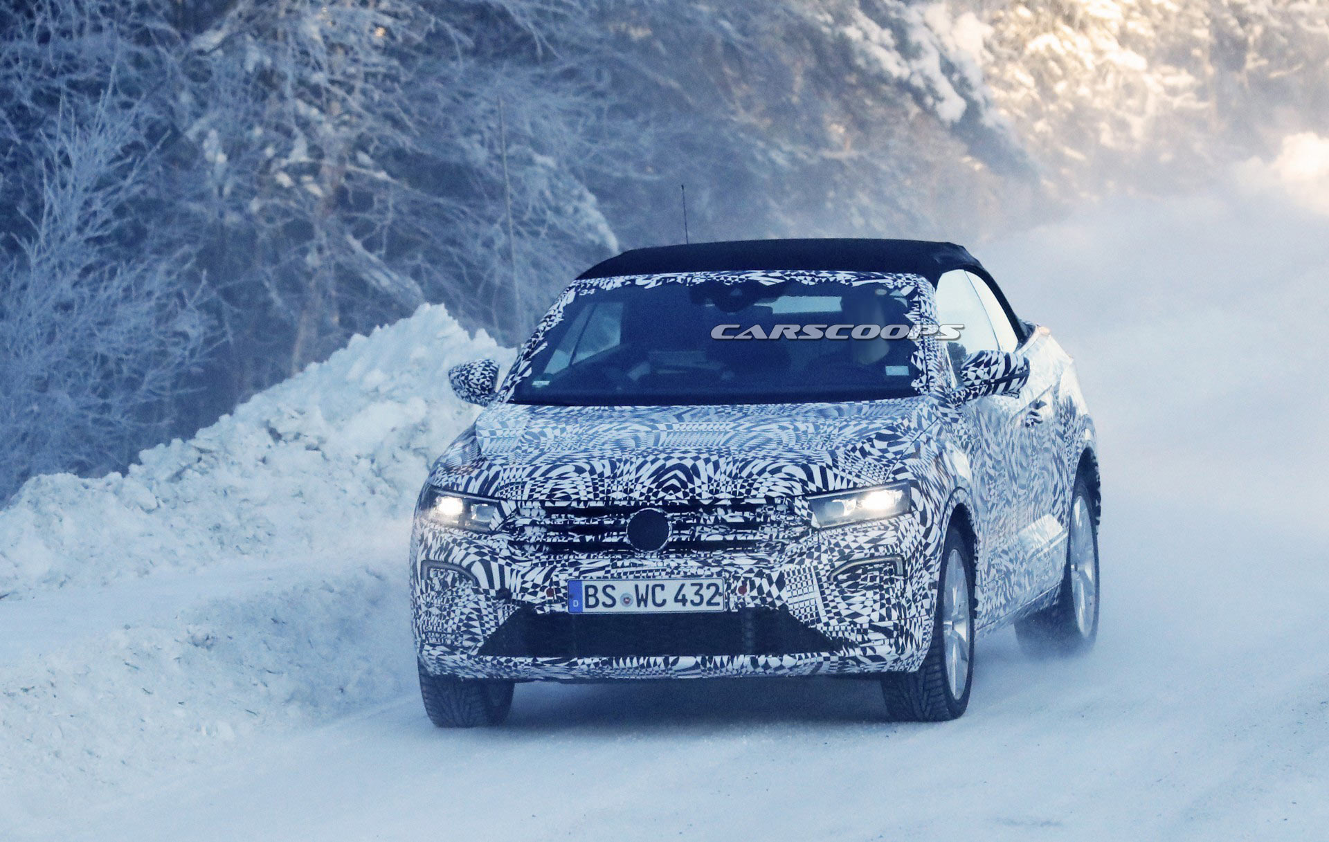 VW-T-ROC-Convertible-12 2020 VW T-Roc Convertible Is The Golf Cabriolet For The Crossover Era