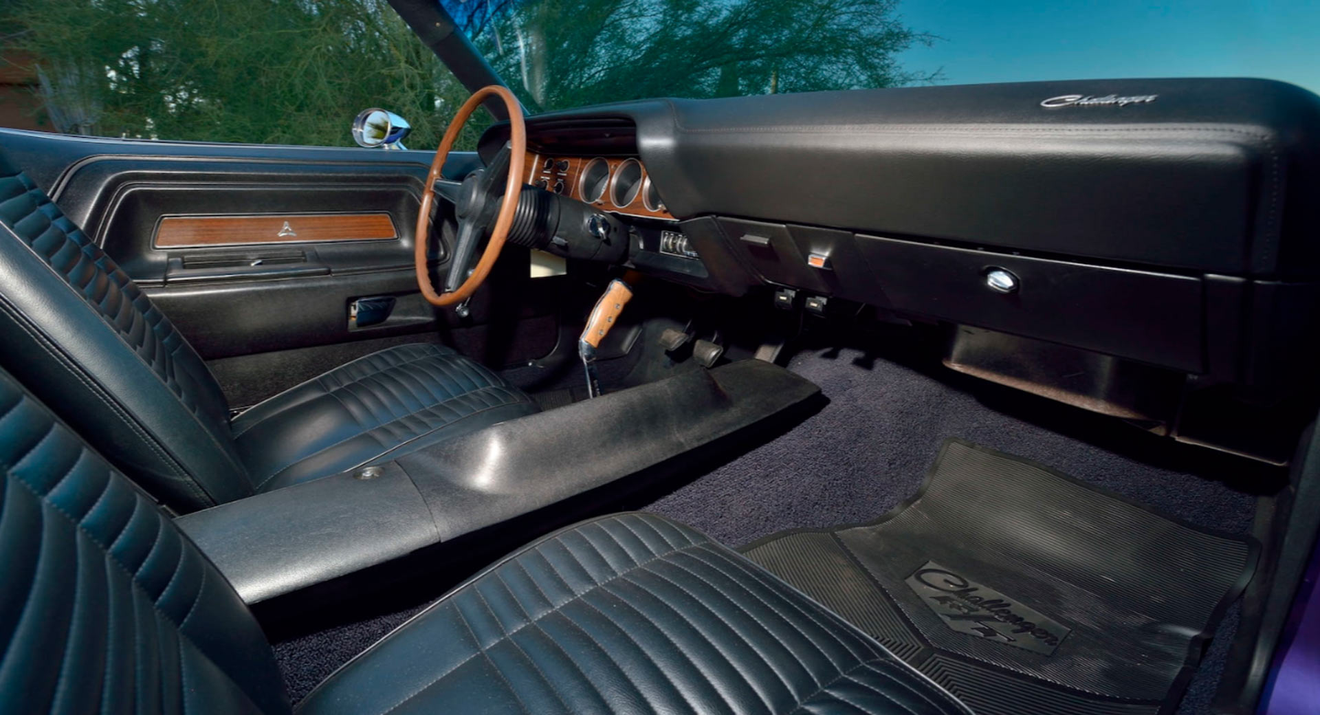 Dodge-Hemi-Challenger-Convertible-4 Rare Purple Dodge Hemi Challenger R/T Convertible Is For The True Pony Car Collector