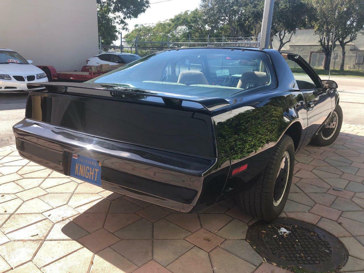 pontiac trans am kitt ebay 6 Hoff-Autographed 1983 KITT Replica Is Very Accurate, Costs $60K
