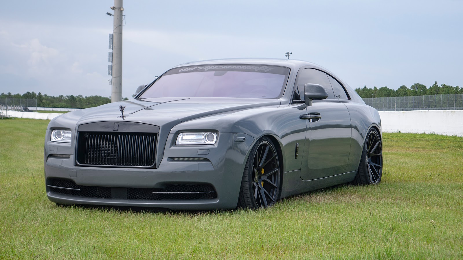 rolls-royce wraith renntech tuning 4 Fancy A Stanced Rolls-Royce Wraith Or Dawn? Renntech Has A Solution