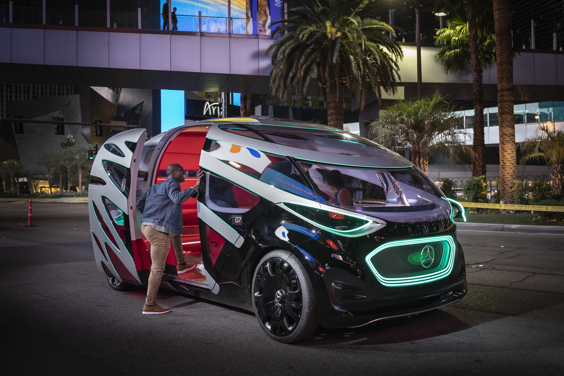 Mercedes Urbanite CES 26 Mercedes Maps Its Present (EQC) And Future (Urbanetic) At CES